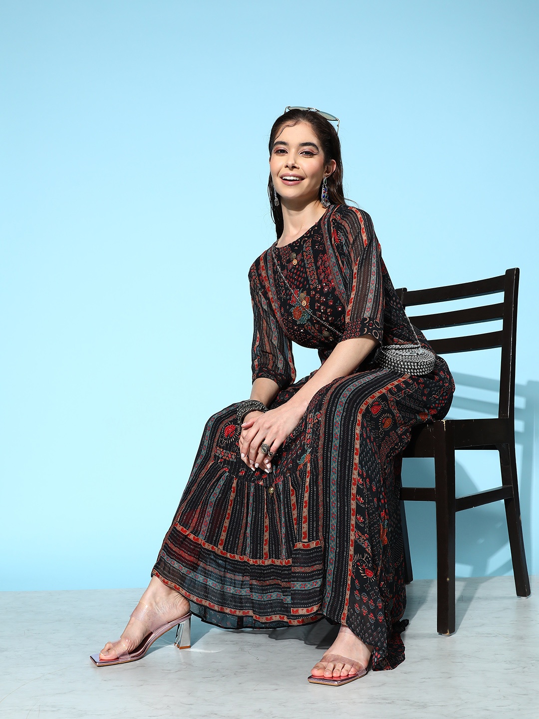 

ZOLA Women Black & Red Ethnic Motifs Embroidered Georgette Kurta