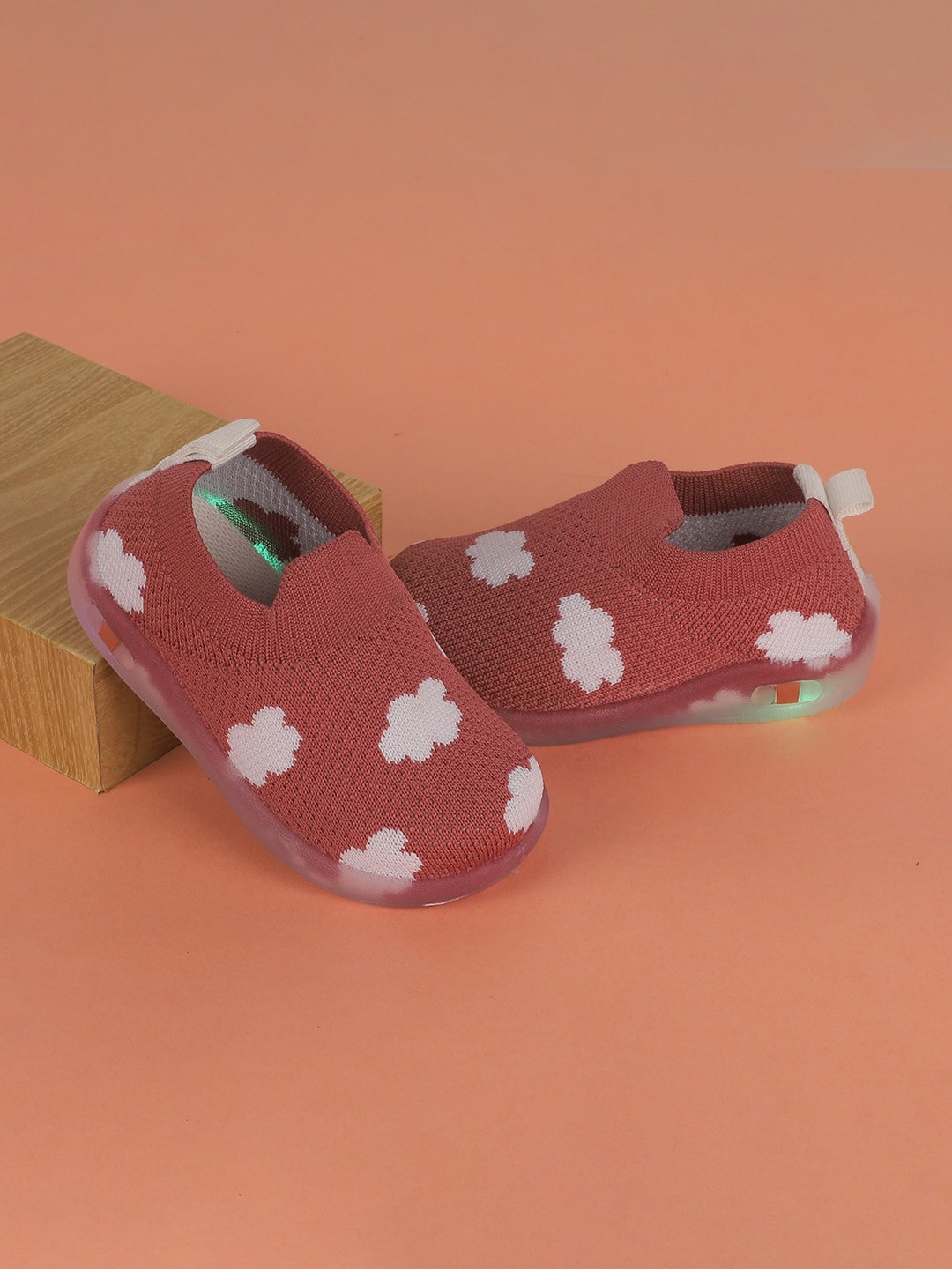 

FEETWELL SHOES Infants Printed LED Slip On Sneakers, Peach