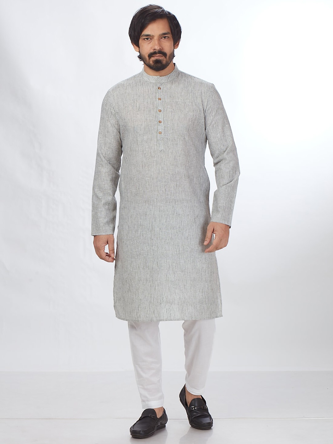 

Blacksmith Striped Mandarin Collar Kurta, Grey