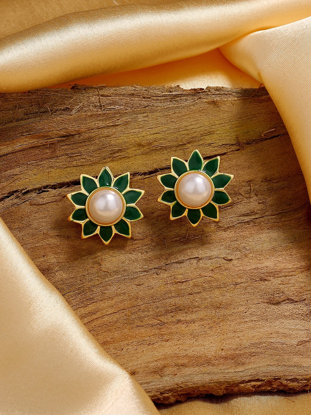 

Estele Floral Gold-Plated Flower Shaped Pearl Stud Earrings