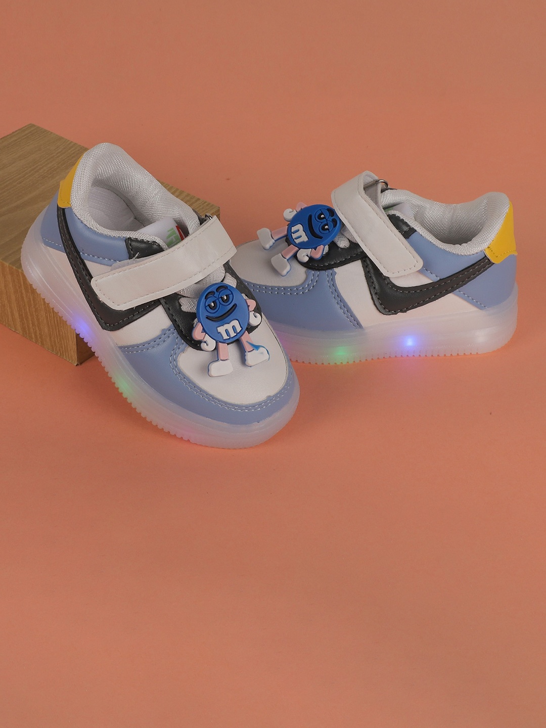 

FEETWELL SHOES Kids Colourblocked LED Velcro Sneakers, White