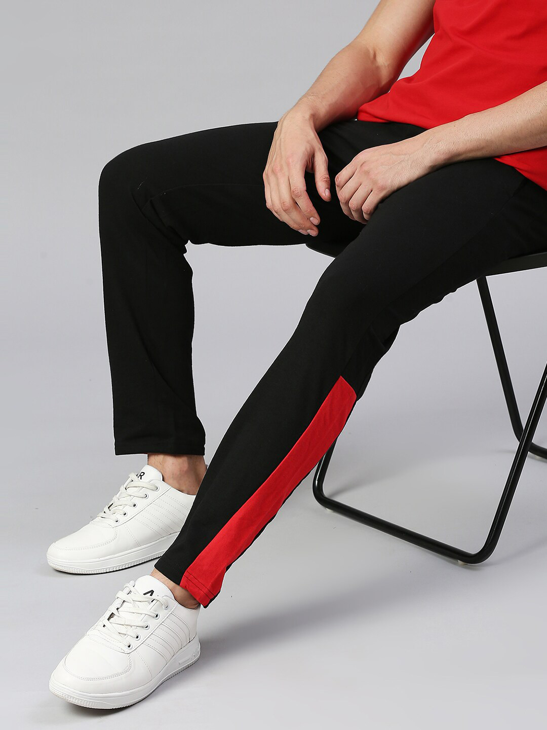 

Hubberholme Men Regular Fit Mid-Rise Track Pants, Black