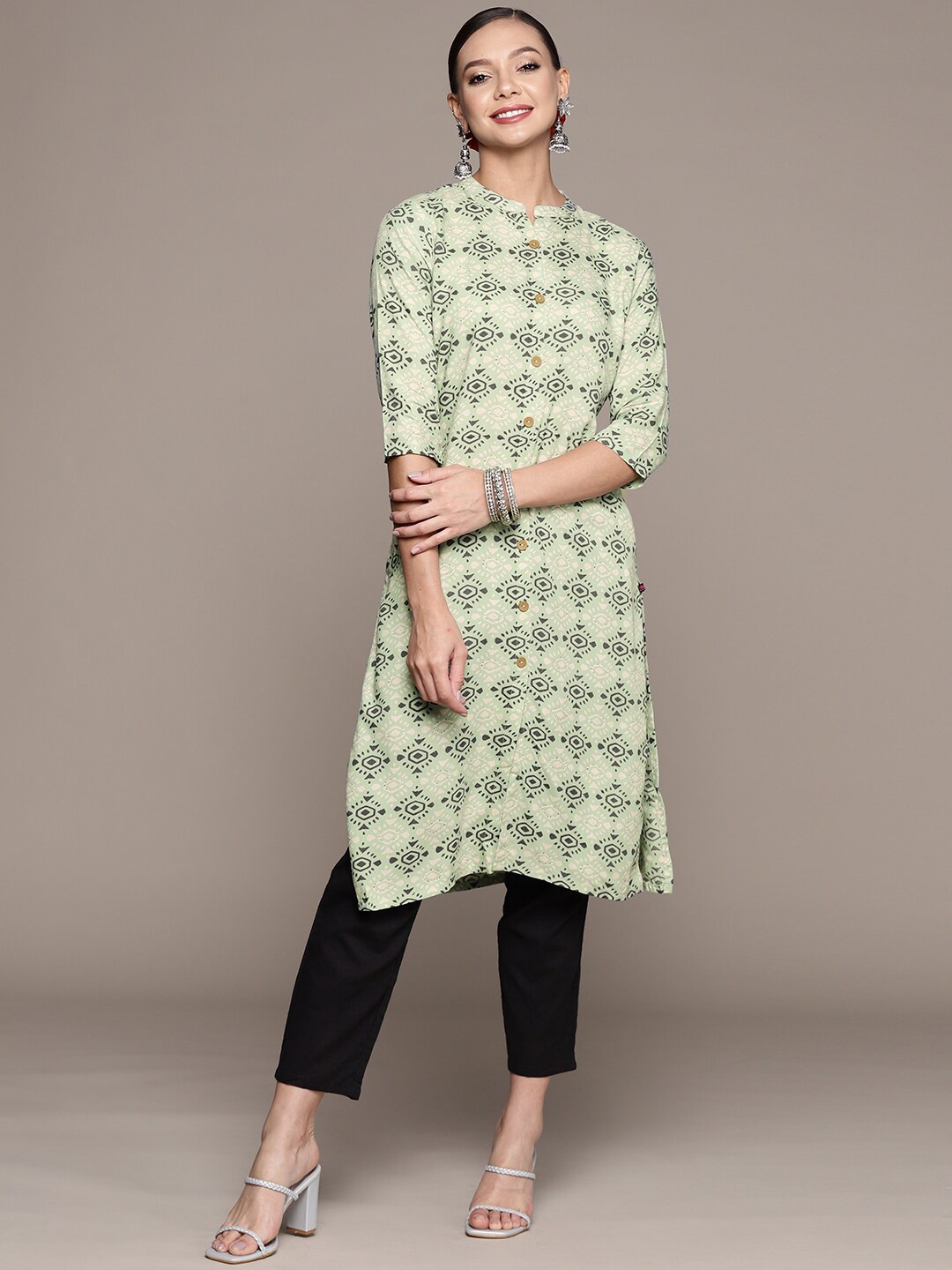 

Anubhutee Ethnic Motifs Printed Band Collar Kurta, Green