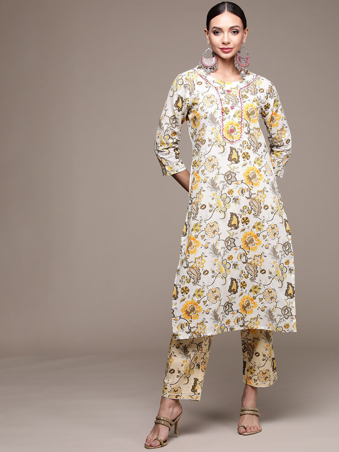 

Anubhutee Floral Printed Gotta Patti Pure Cotton Kurta with Trousers, Off white