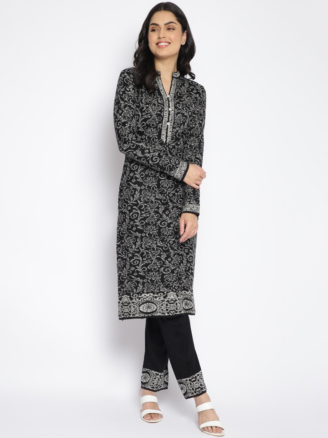 

MIKHAD Women Black Paisley Printed Flared Sleeves Mirror Work Jacquard Kurta