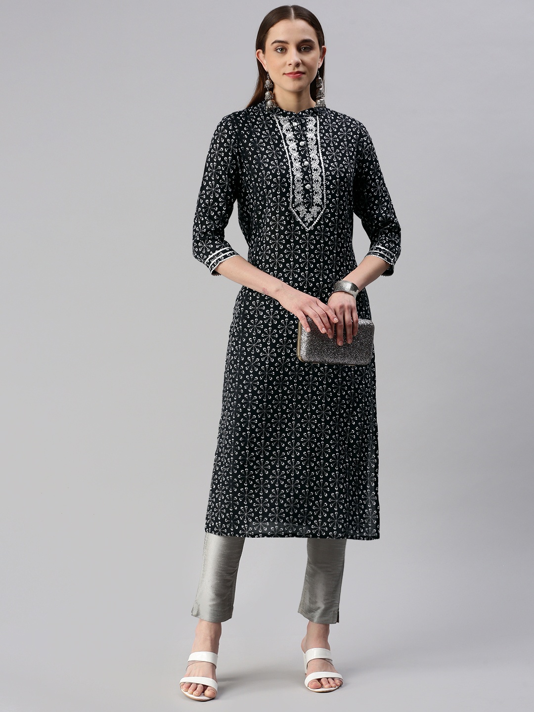 

kipek Ethnic Motifs Printed Gotta Patti Kurta, Black
