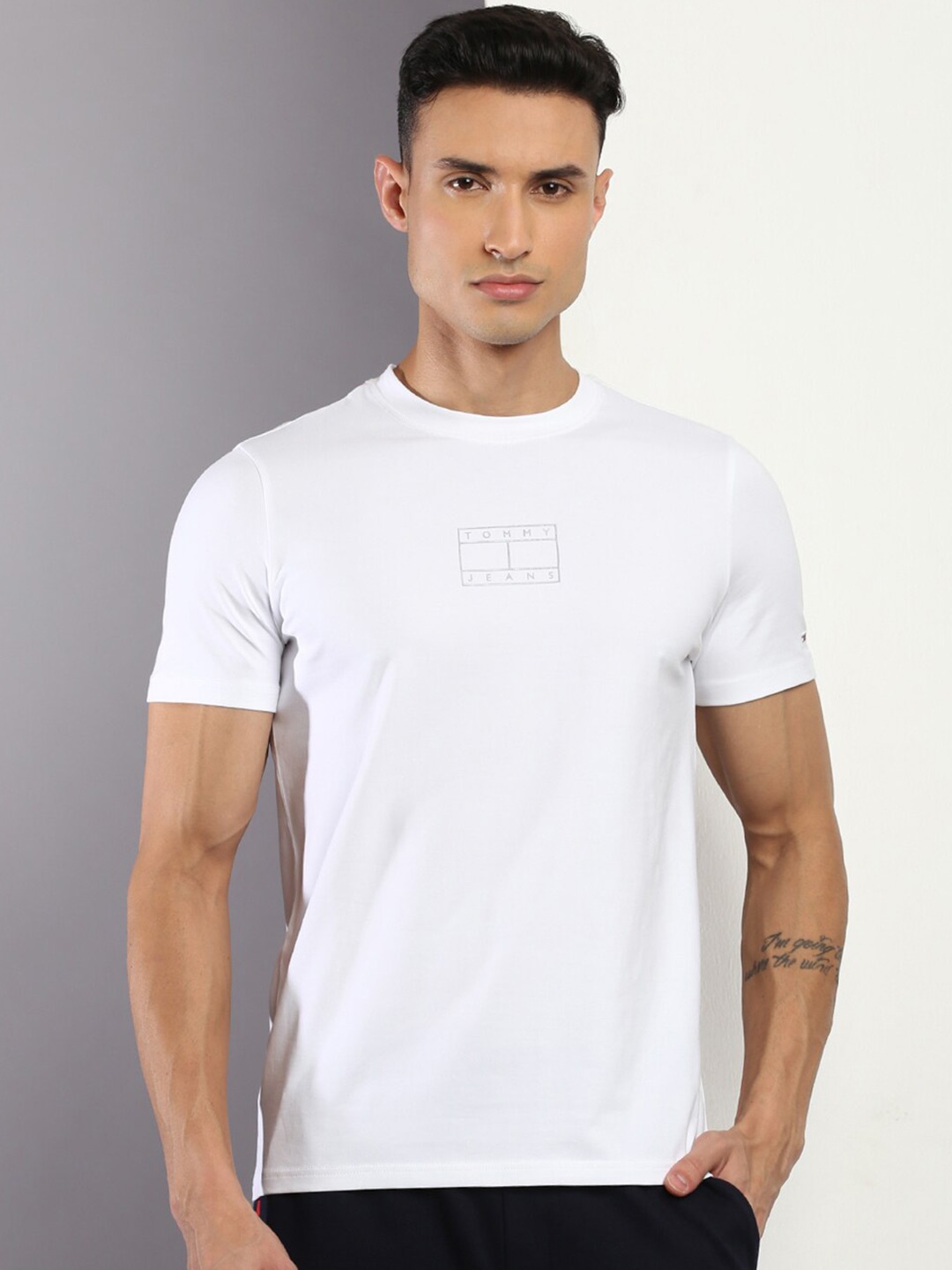 

Tommy Hilfiger Brand Logo Embroidered Slim Fit T-shirt, White