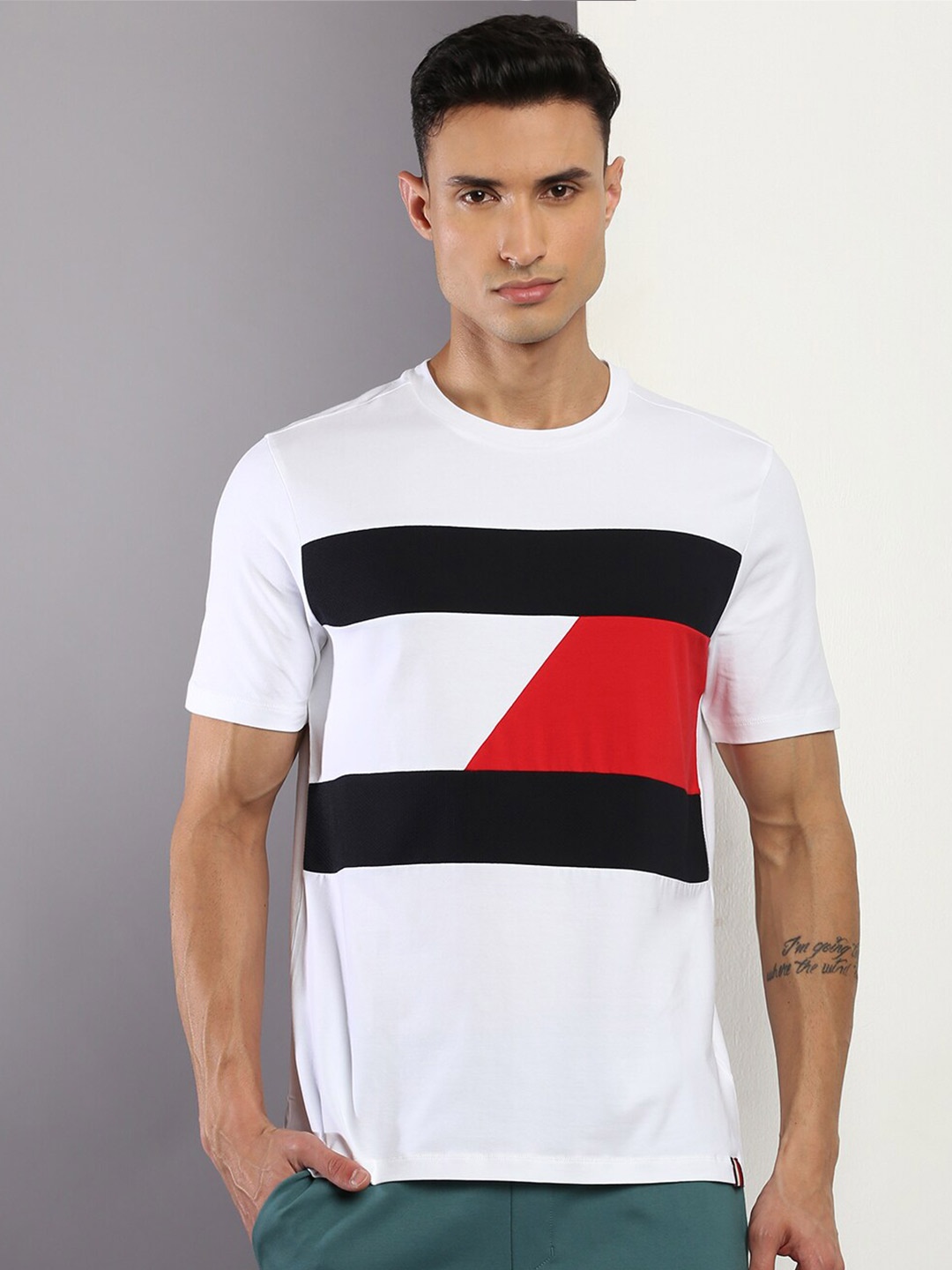 

Tommy Hilfiger Colourblocked Cotton T-shirt, White