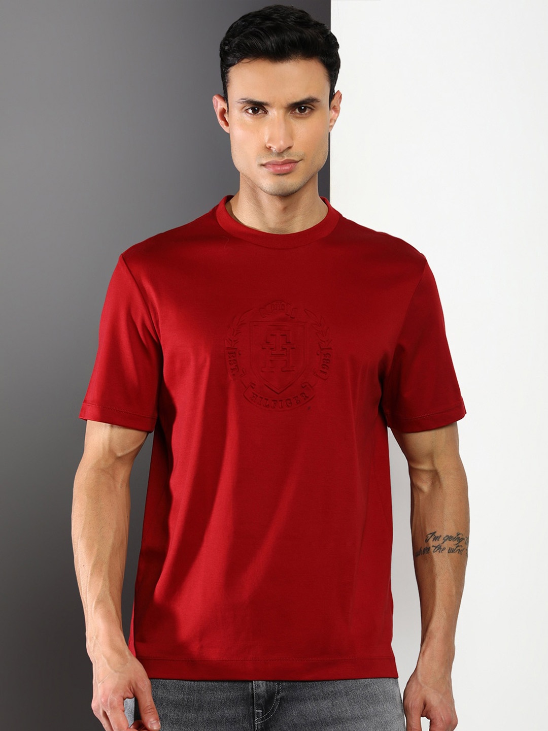 

Tommy Hilfiger Men Brand Logo Cotton T-shirt, Red