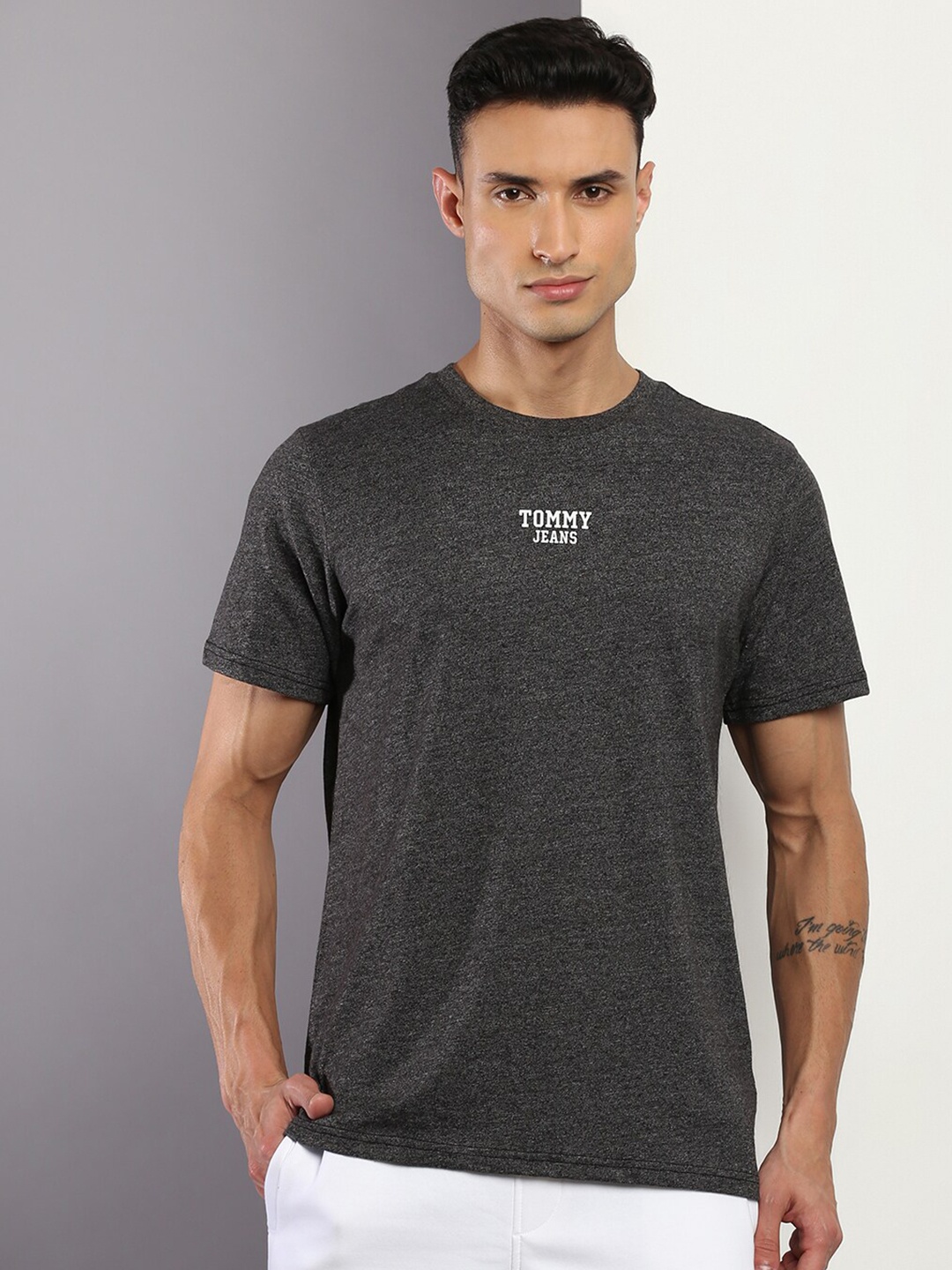 

Tommy Hilfiger Men Short Sleeves Round Neck T-shirt, Grey
