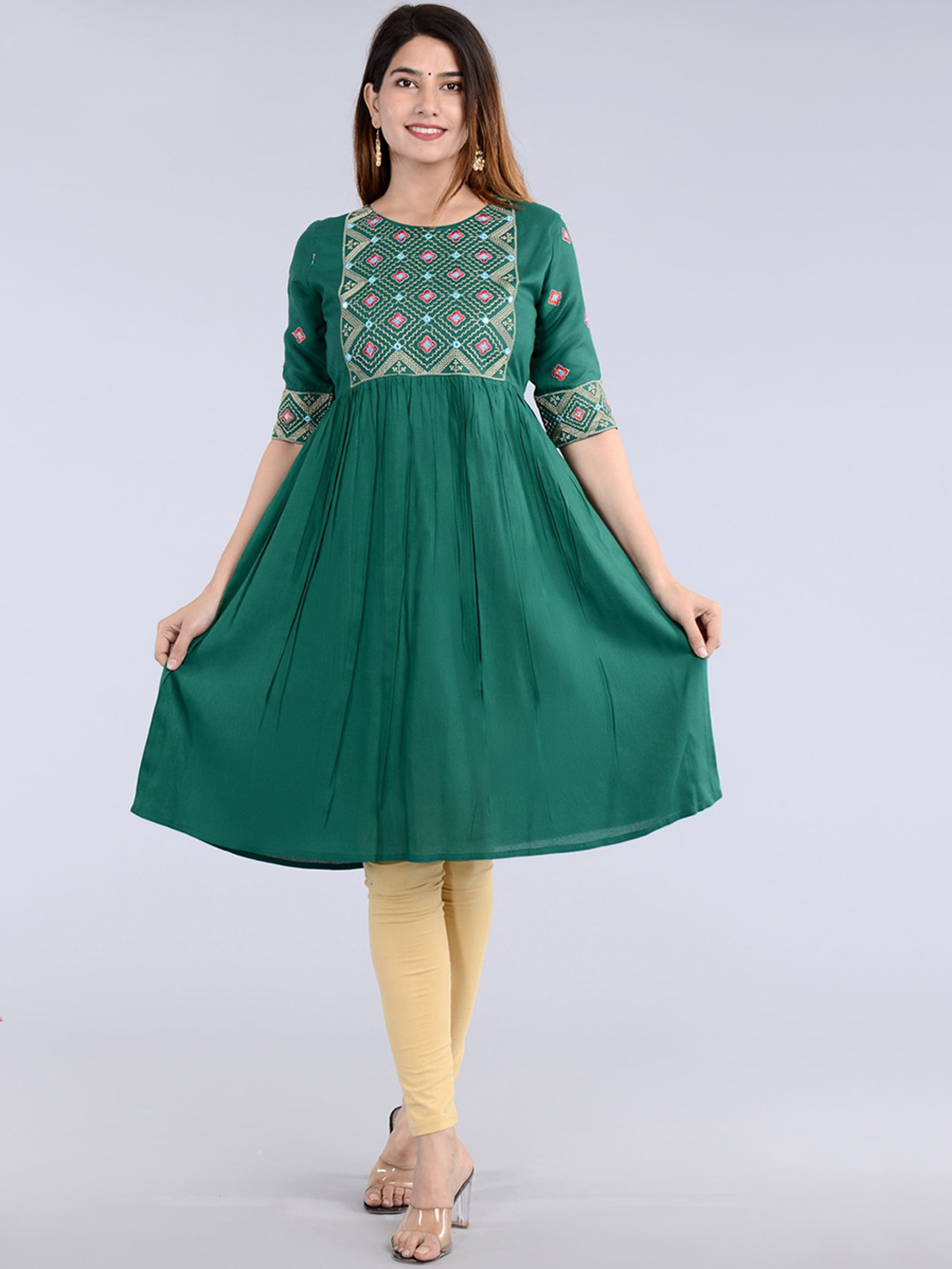 

FABISTA Embroidered Round Neck A-Line Kurta, Green