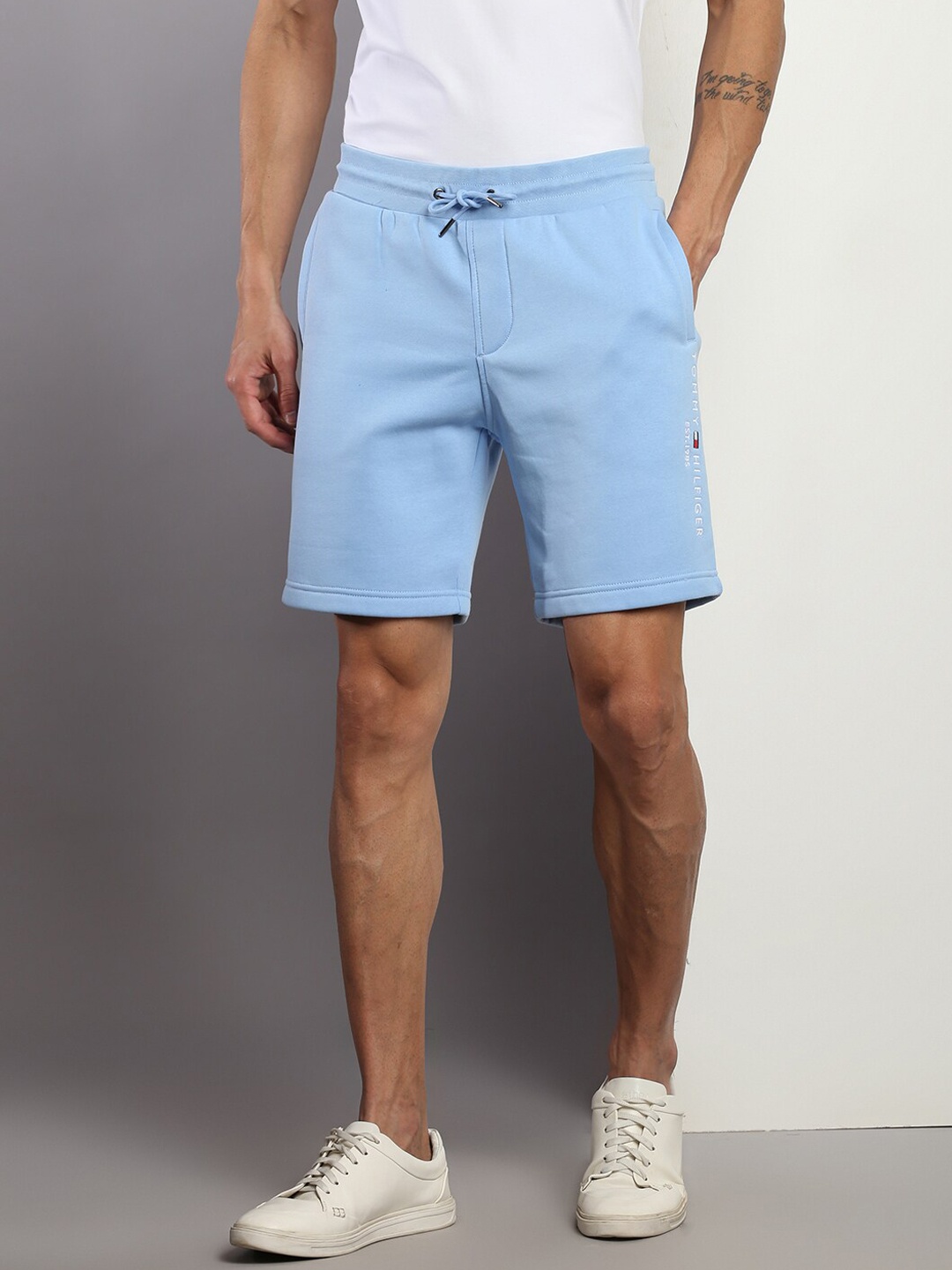 

Tommy Hilfiger Men Mid-Rise Regular Shorts, Blue