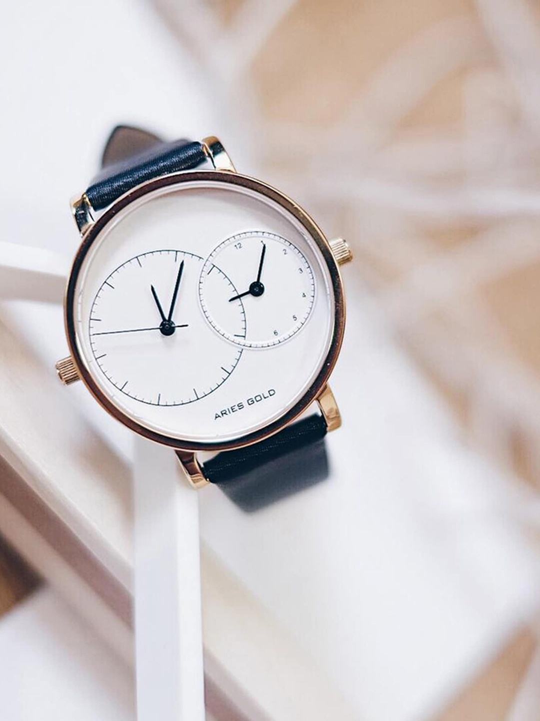 

Aries Gold Women Leather Straps Analogue Watch L 5027 G-W, White