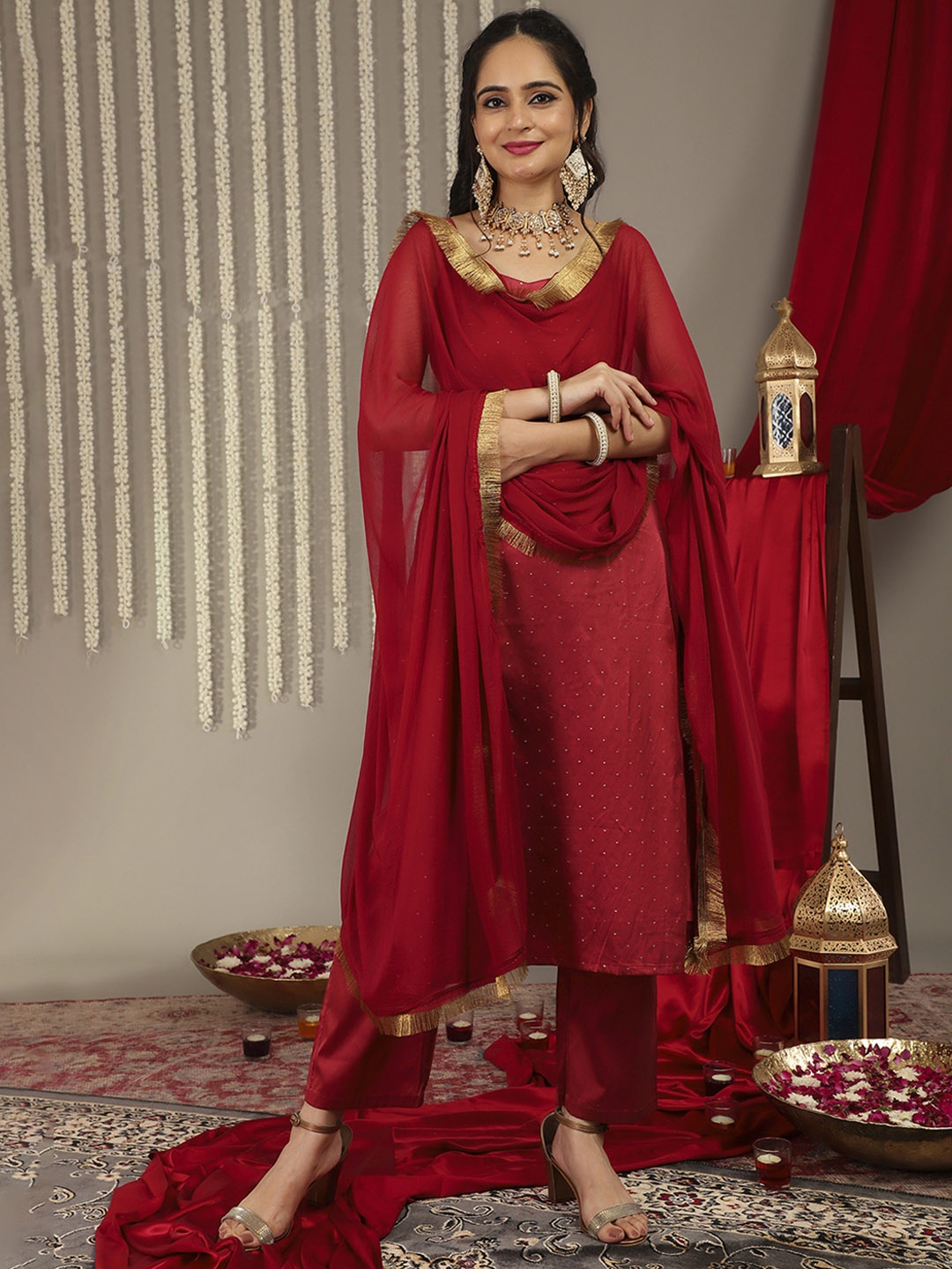 

Varanga Woven Design Kurta with Trousers & Dupatta, Burgundy