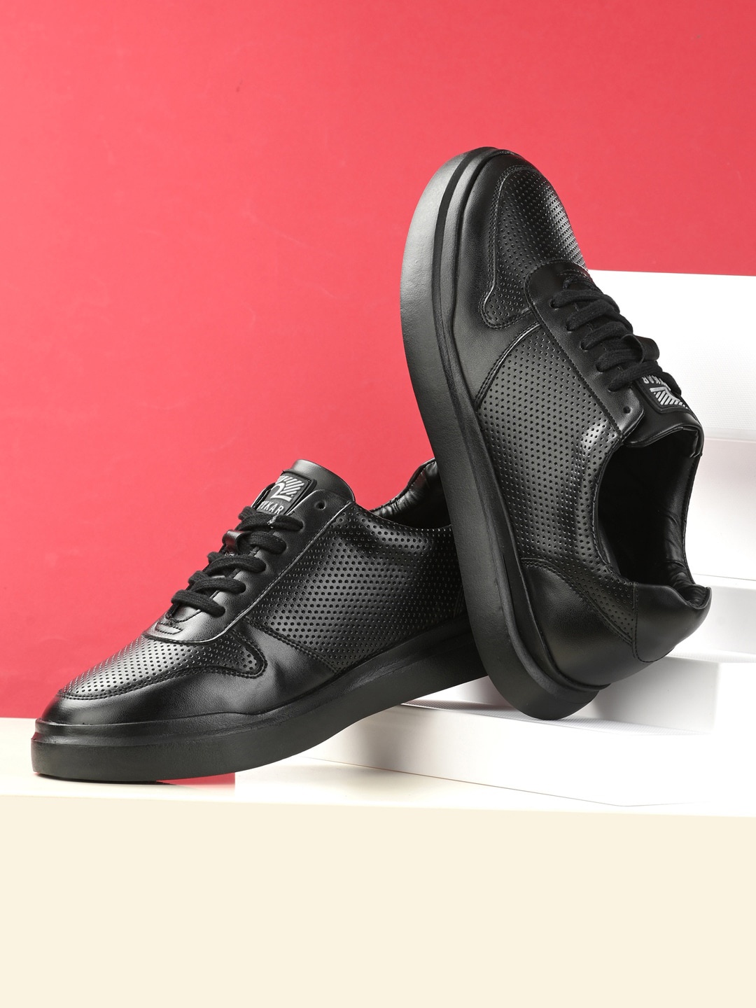 

SPYKAR Men Perforated Sneakers, Black