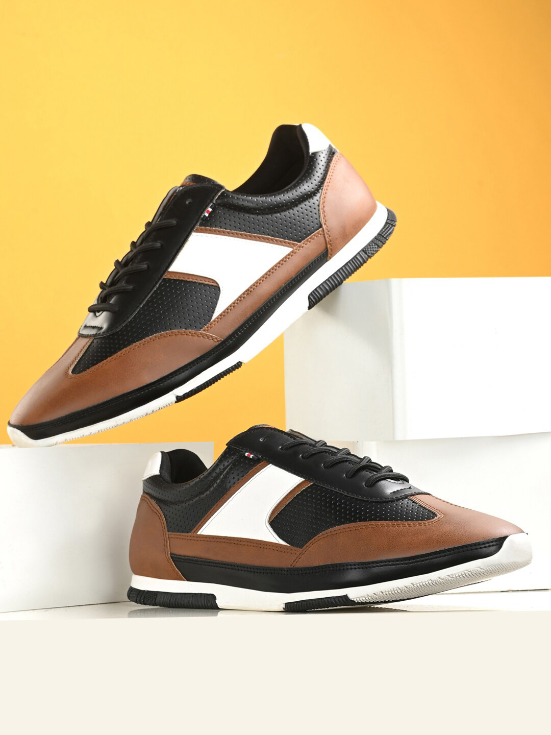 

SPYKAR Men Colourblocked PU Lace-Up Sneakers, Black