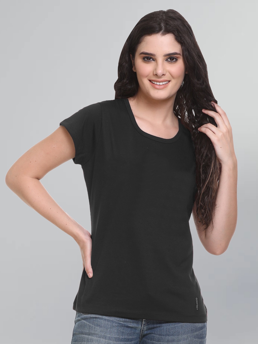 

GODFREY Regular Fit Round Neck Cotton T-shirt, Black