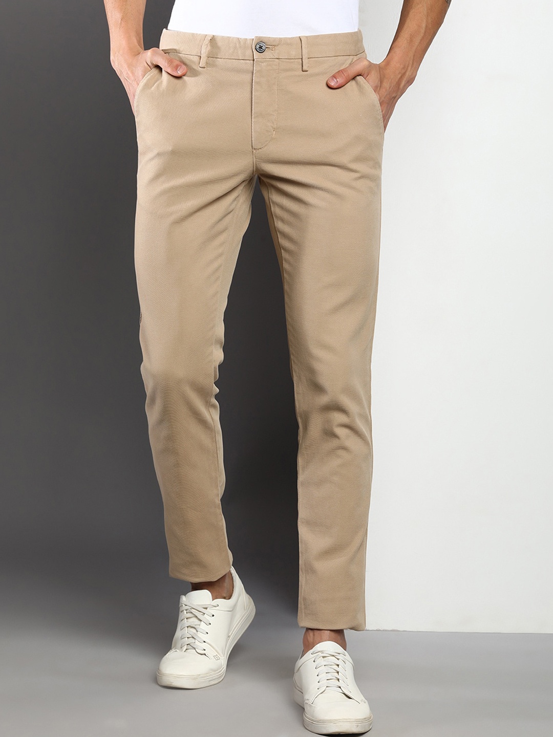 

Tommy Hilfiger Men Regular Fit Mid-Rise Chinos, Khaki