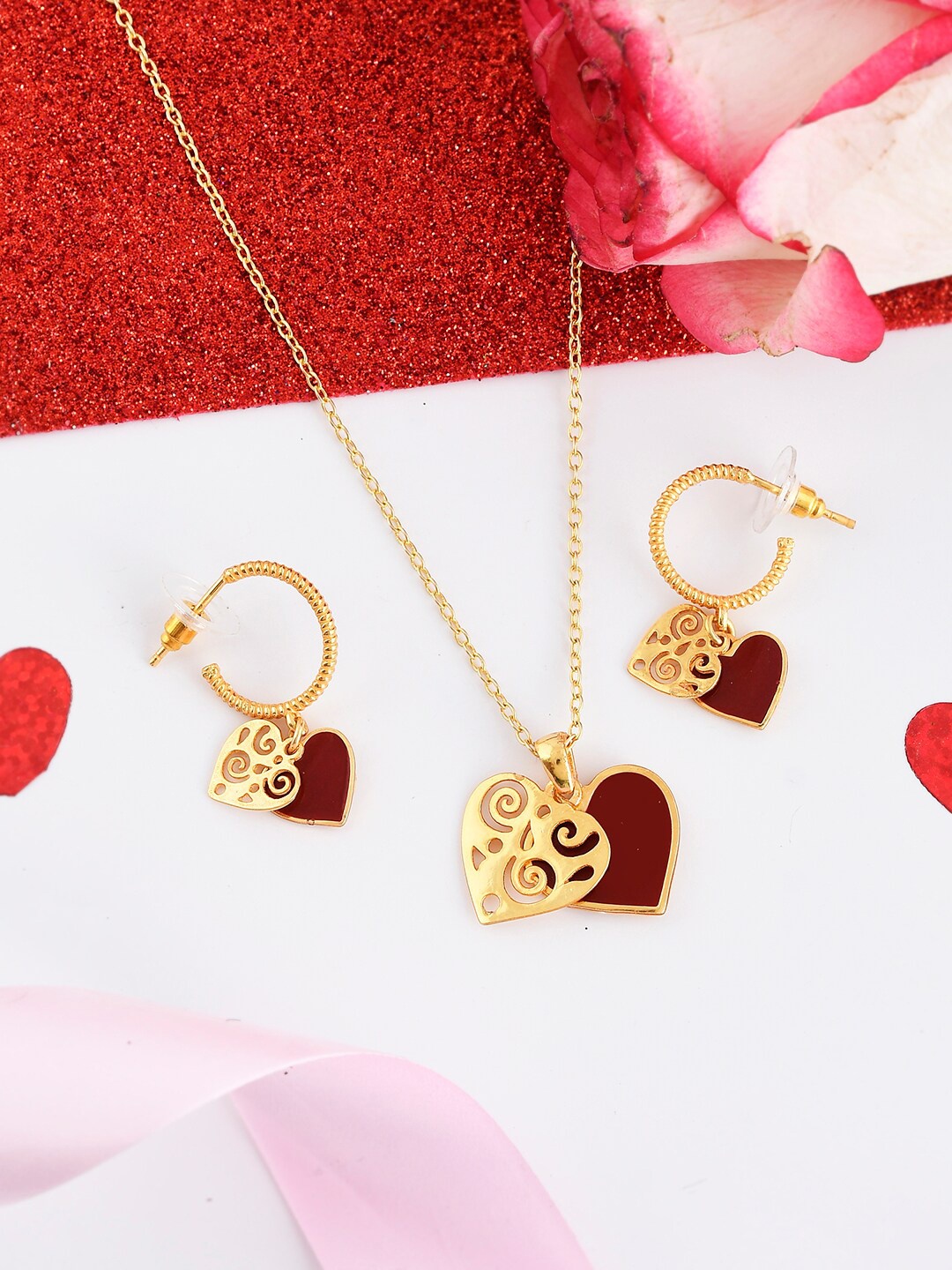 

Voylla Gold-Plated Peek-a-Boo Hearts Pendant Jewellery Set