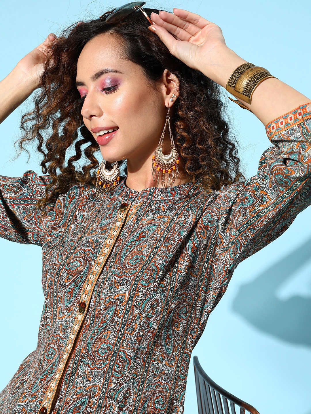 

ZOLA Multicoloured & Blue Mandarin Collar Printed Tunic, Multi