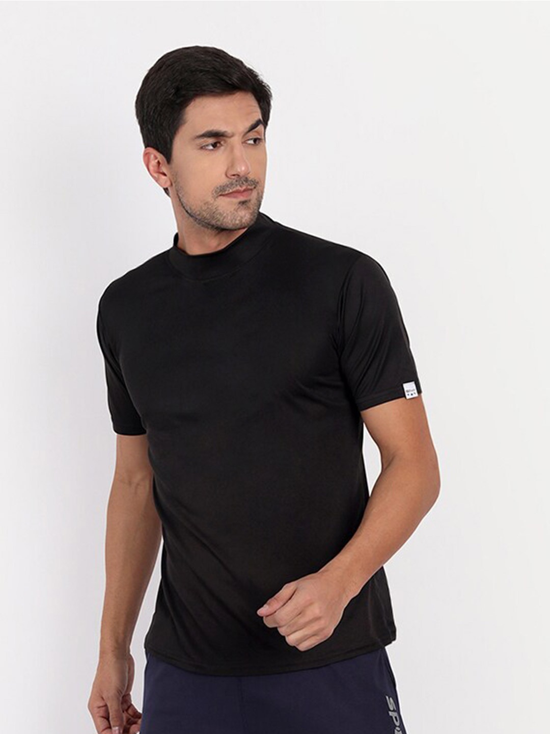 

CLAFOUTIS Round Neck Slim Fit T-shirt, Black