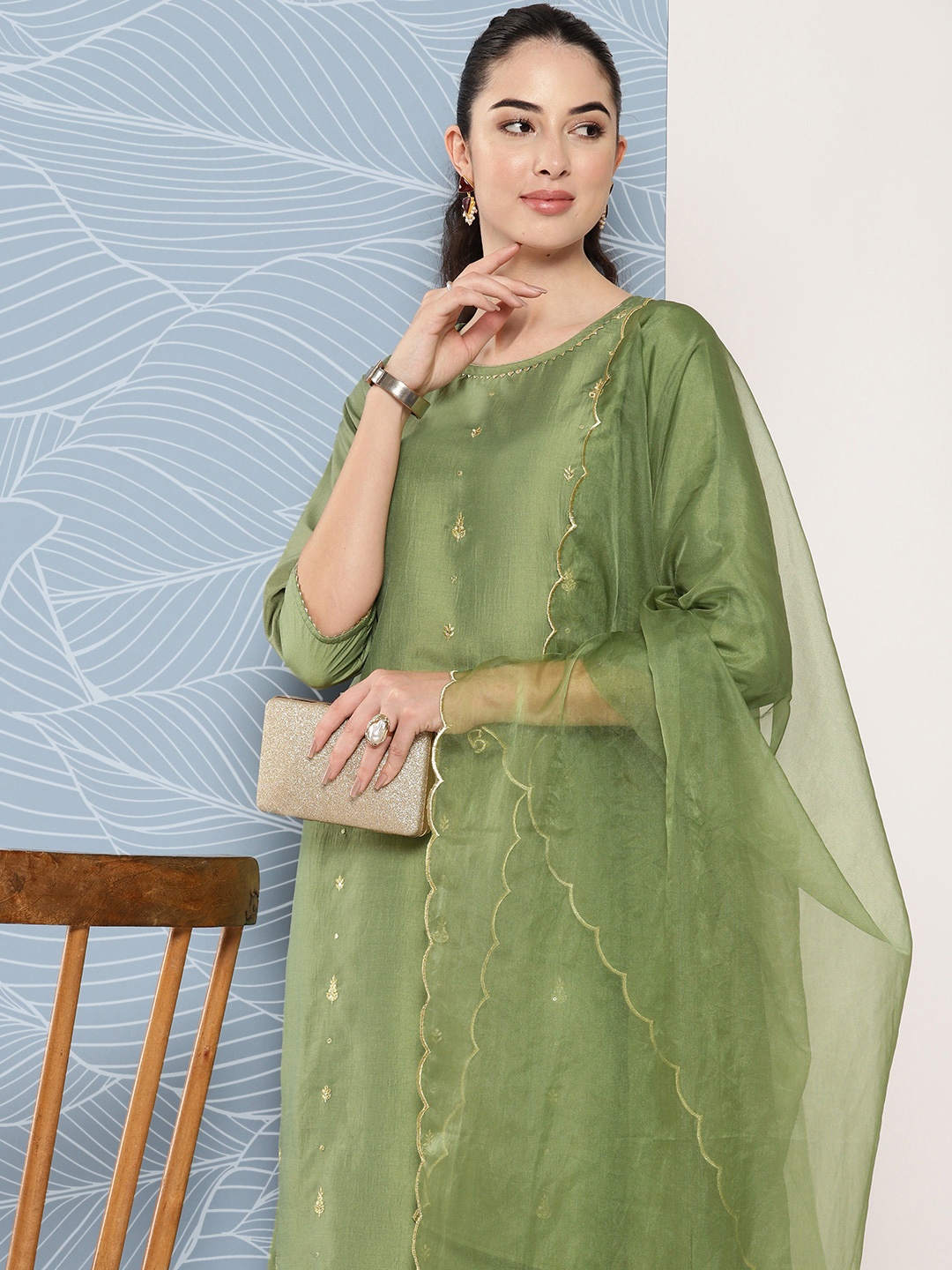 

Janasya Ethnic Motifs Embroidered Gotta Patti Detail Kurta with Pants & Dupatta, Green