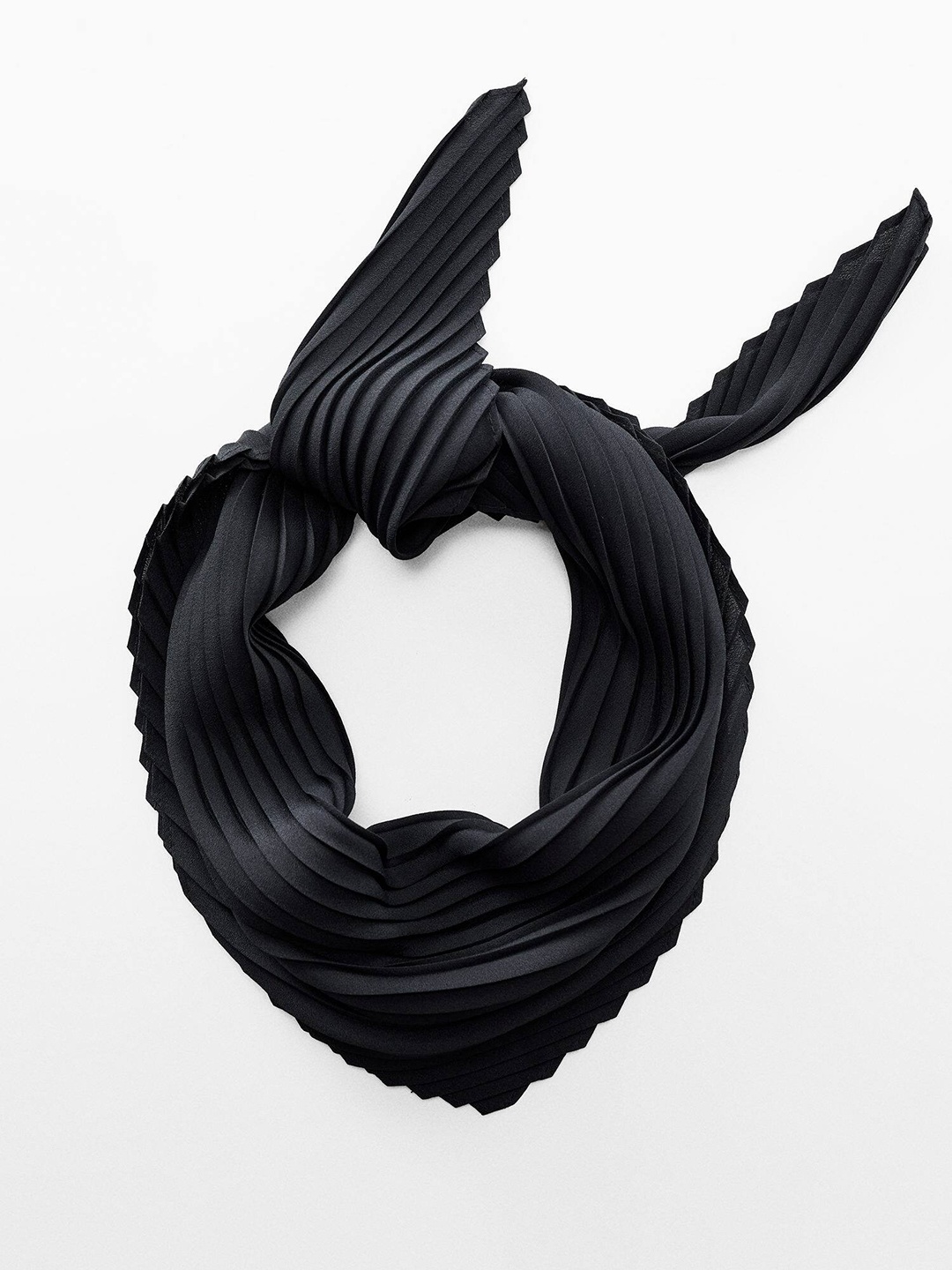 

MANGO Women Pleated Scarf, Black