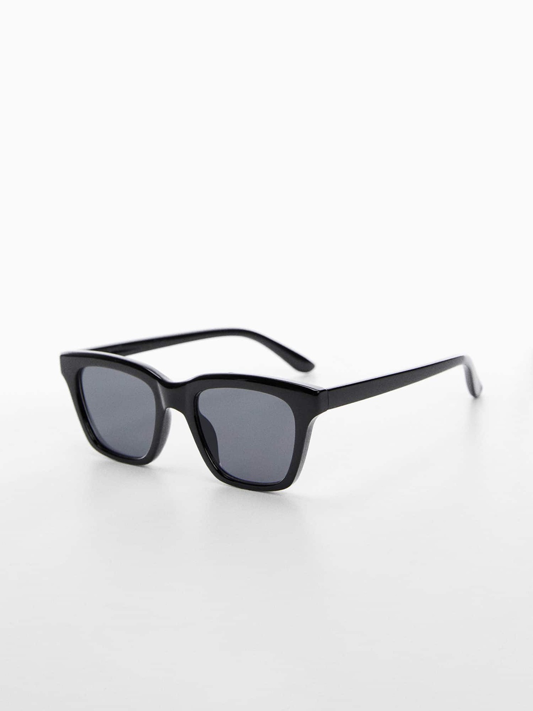 

MANGO Women Sustainable Wayfarer Sunglasses with UV Protected Lens 47012506, Black