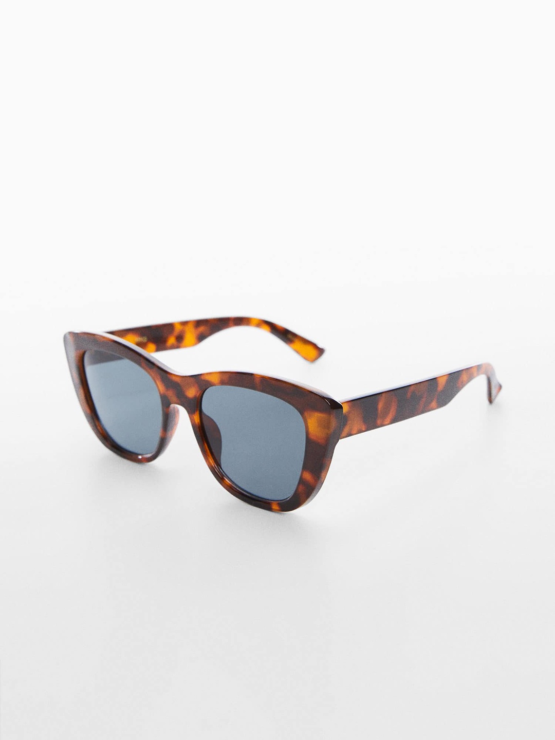 

MANGO Women Full Rim Sustainable Cateye Sunglasses With UV Protected Lens 47050085, Black
