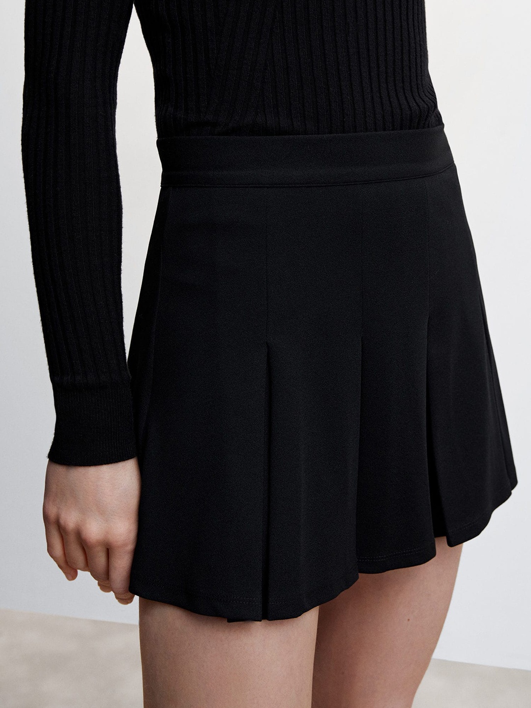 

MANGO Women Solid Pleated Mini Skirt, Black