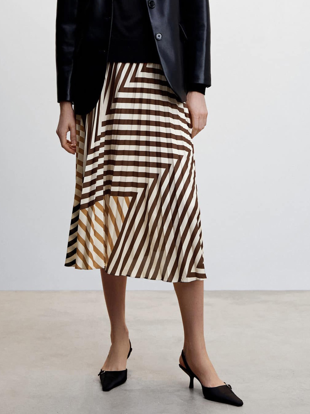 

MANGO Women Chevron Print Pleated A-line Midi Skirt, Off white