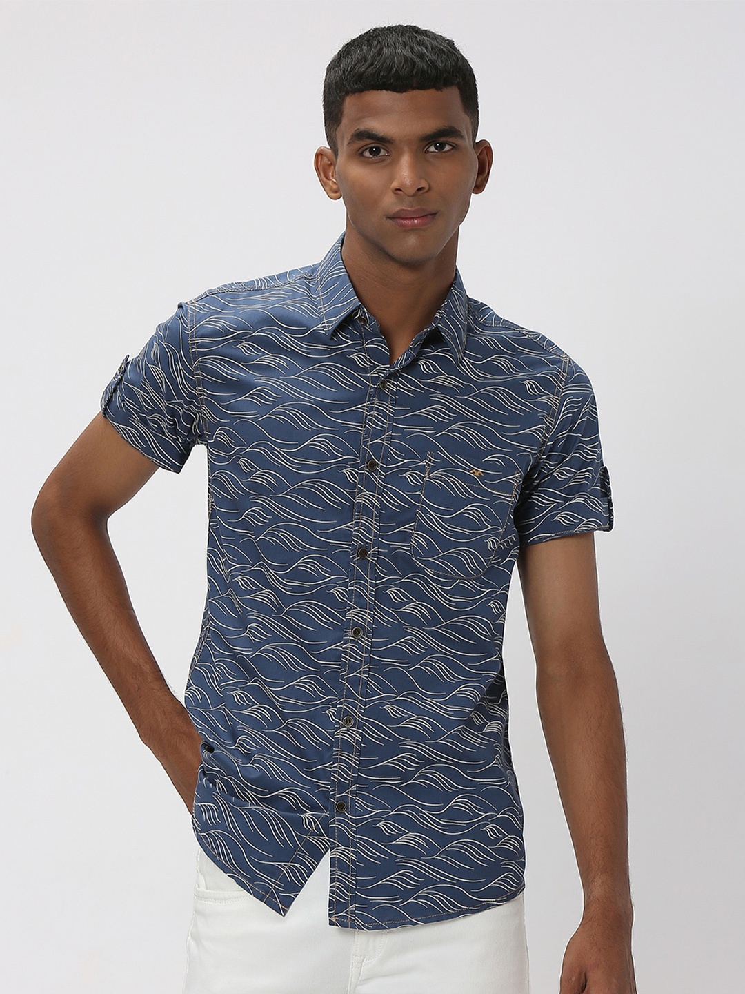

Mufti Men Trim Slim Fit Abstract Printed Roll-Up Sleeves Casual Pure Cotton Shirt, Navy blue