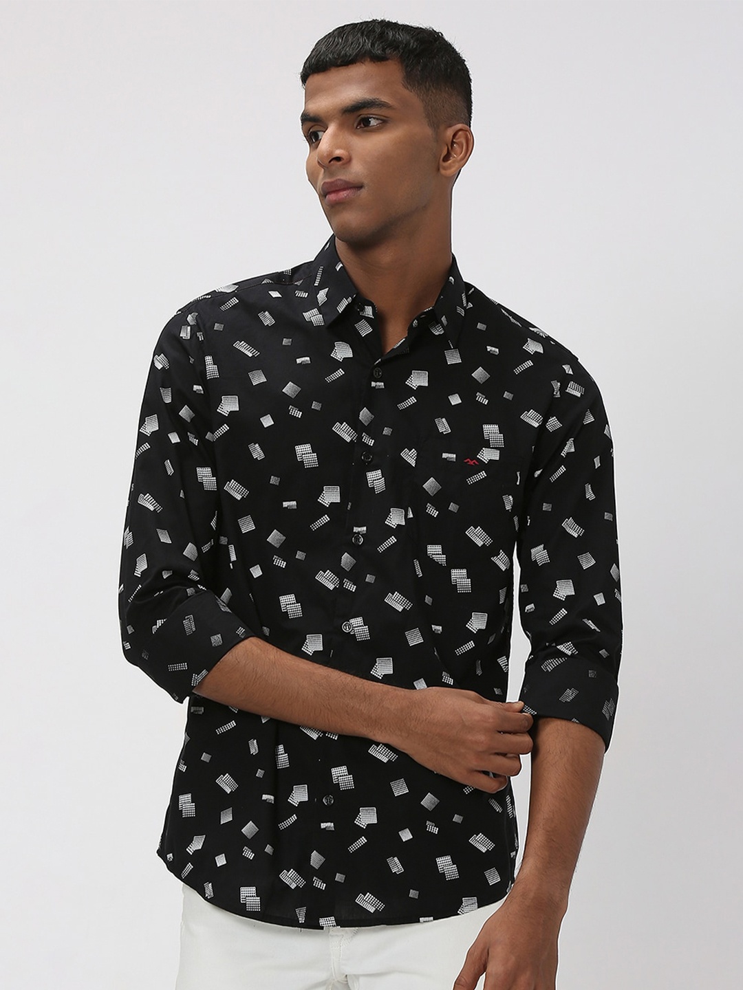 

Mufti Trim Slim Fit Conversational Printed Pure Cotton Casual Shirt, Black