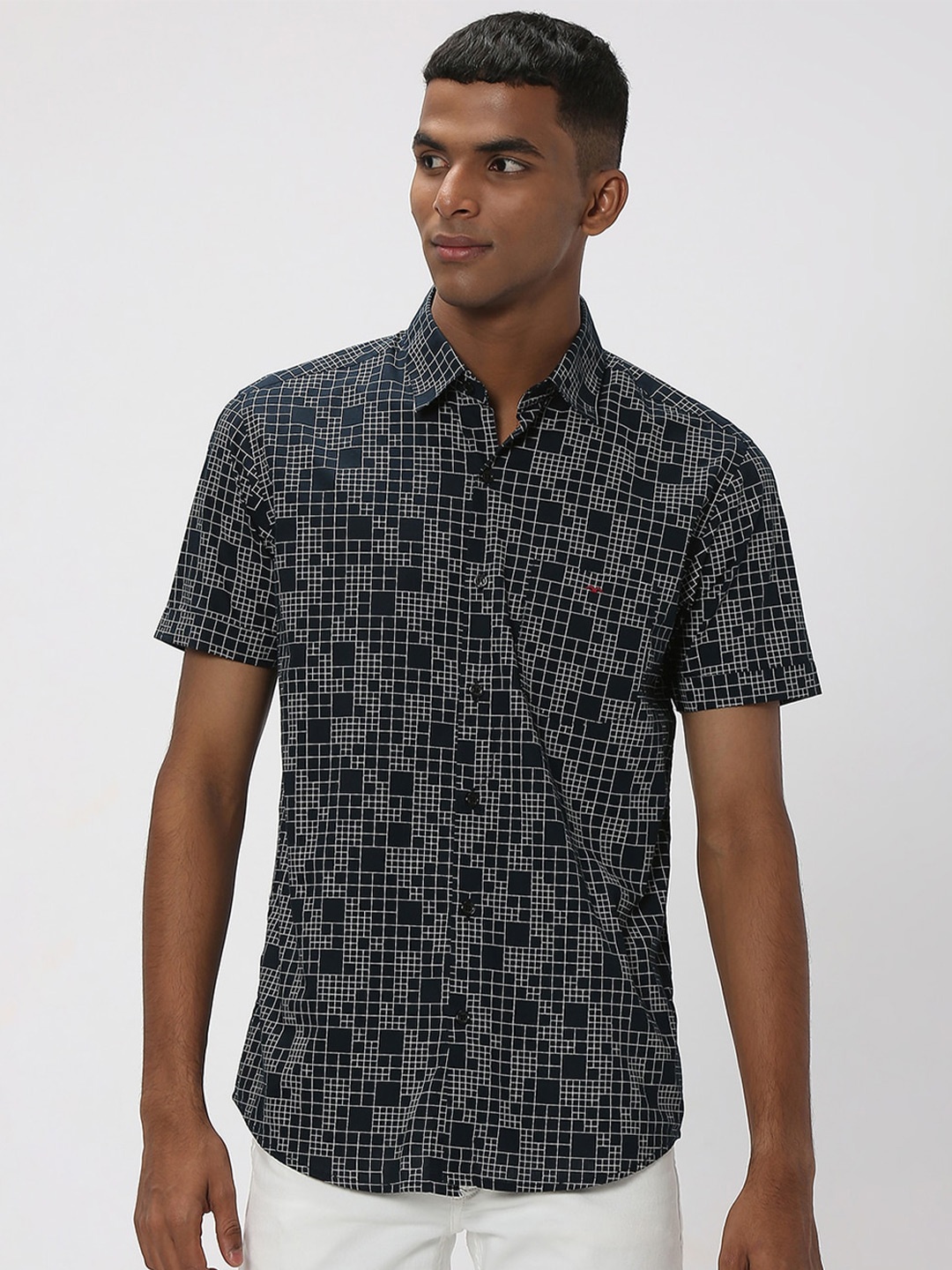 

Mufti Geometric Printed Trim Slim Fit Pure Cotton Casual Shirt, Navy blue
