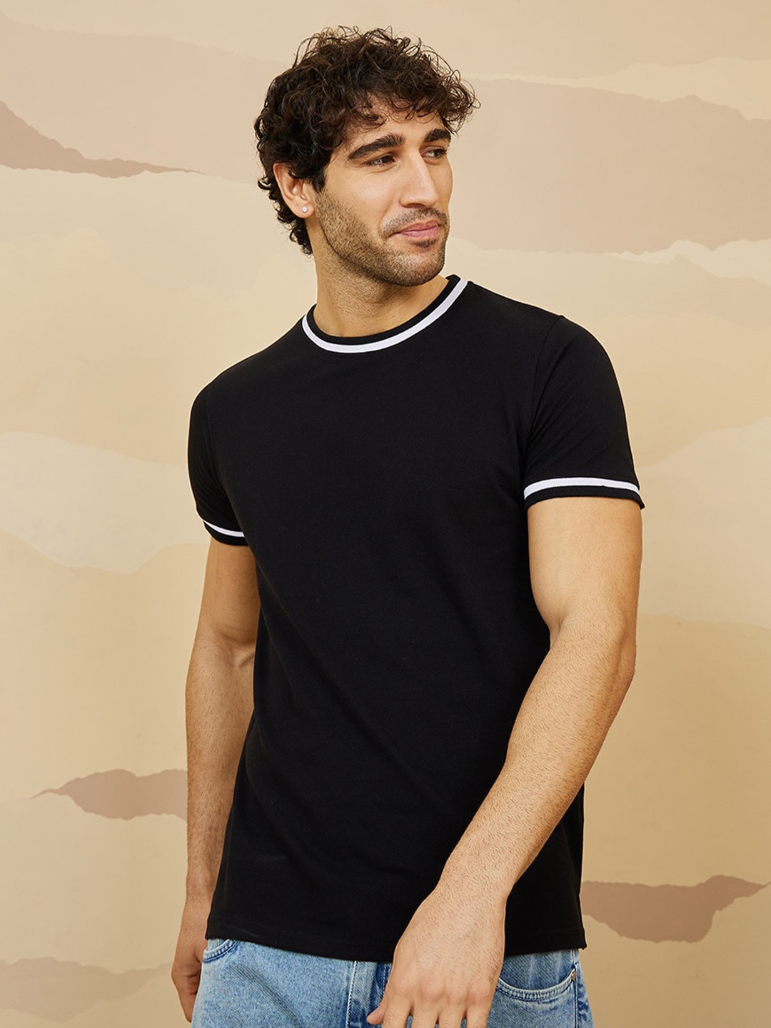

Styli Men Cotton Regular T shirt With Twin Tipping, Black