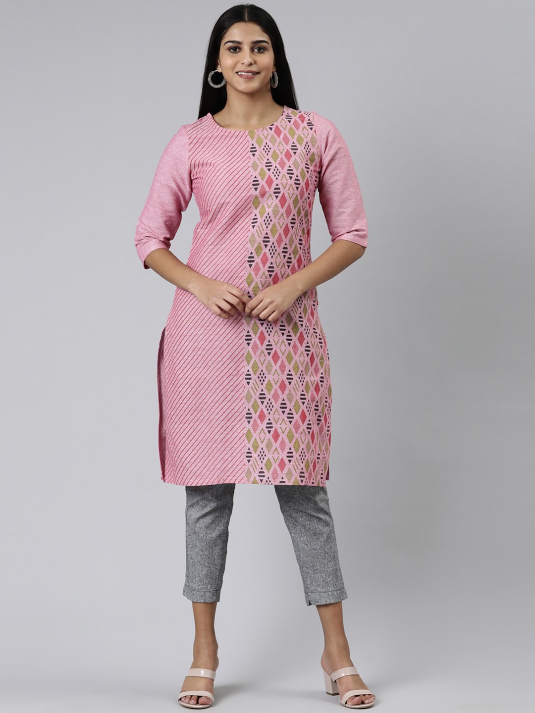 

Marcia Geometric Printed Pure Cotton Straight Kurta, Pink