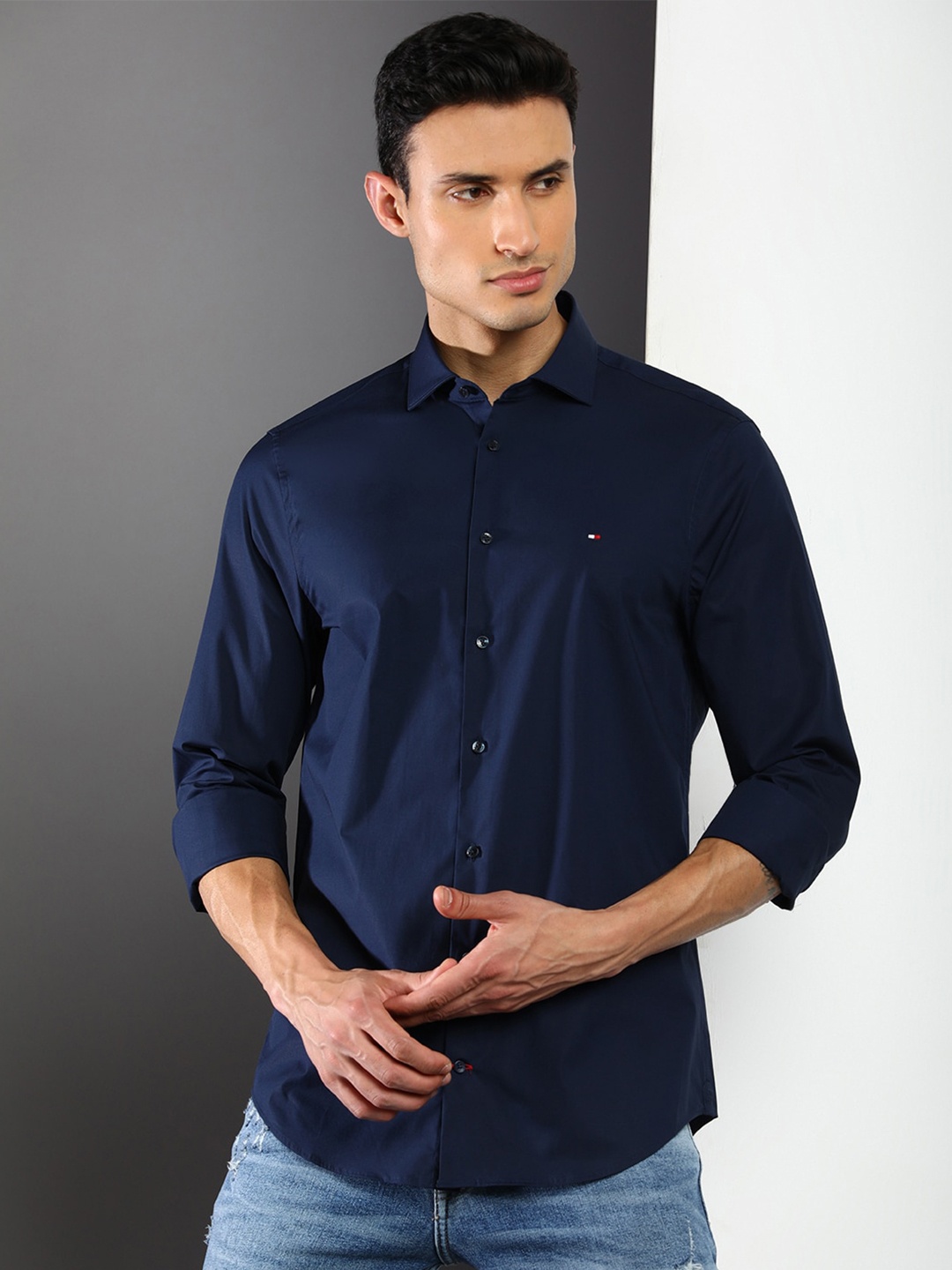 

Tommy Hilfiger Slim Fit Long Sleeves Casual Shirt, Navy blue