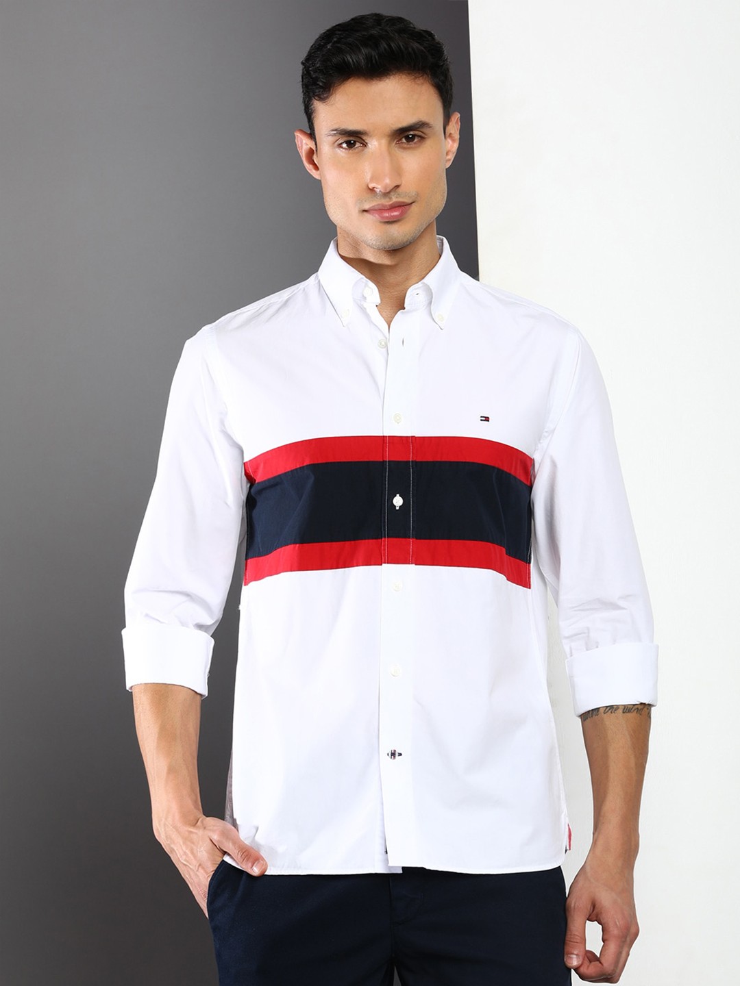 

Tommy Hilfiger Colourblocked Cotton Slim Fit Casual Shirt, White