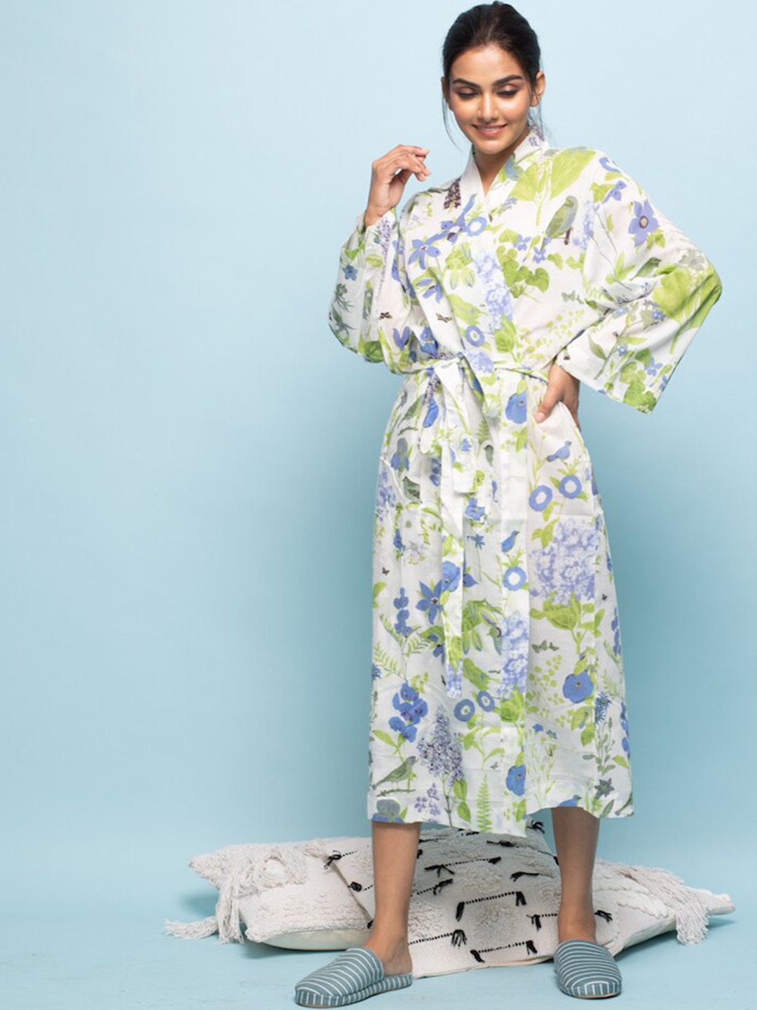 

SANSKRUTIHOMES Women Floral Printed Cotton Cover-Up Robe with a Belt, White