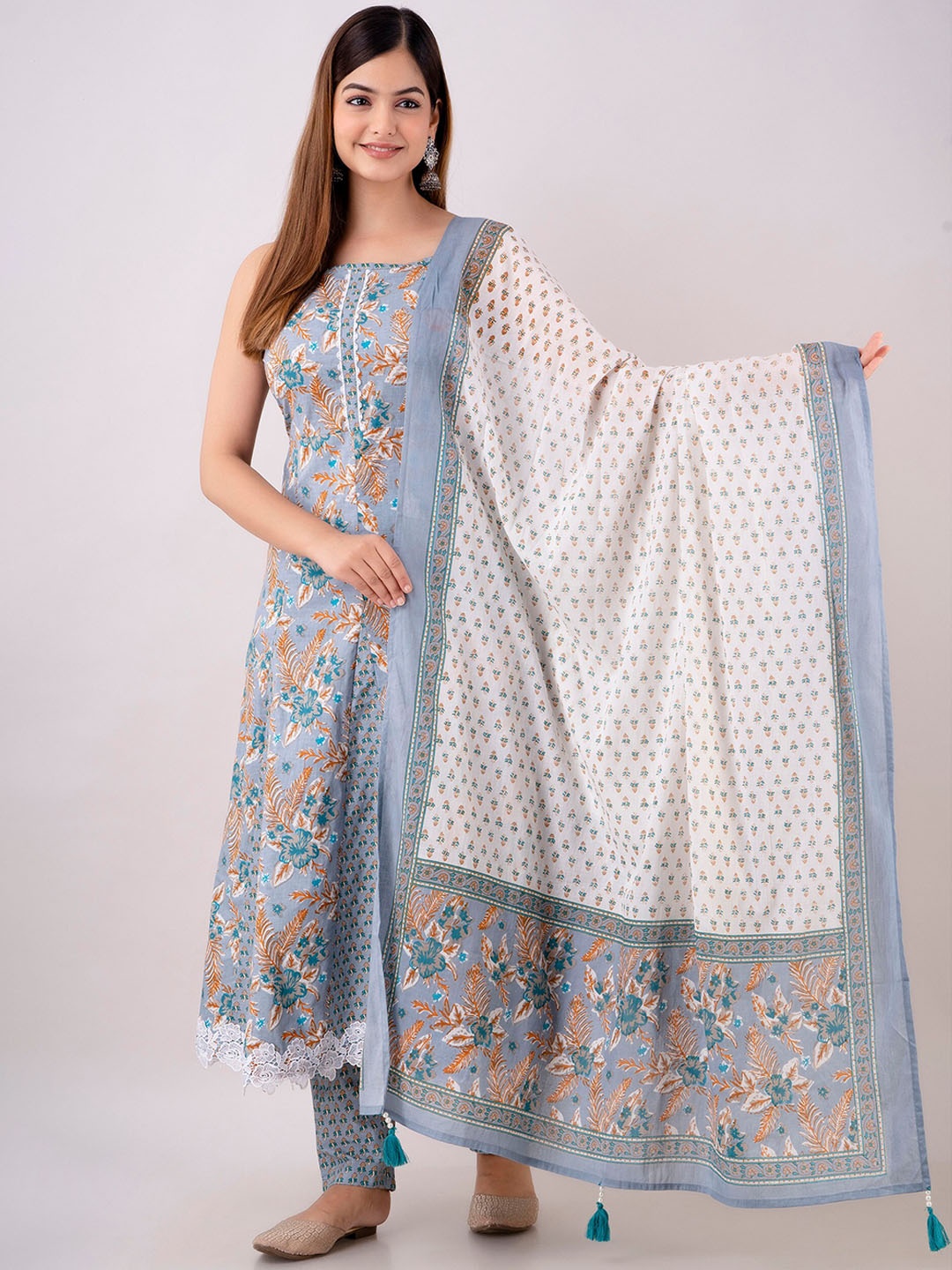 

OMASK Floral Printed Gotta Patti Kurta With Trousers & Dupatta, Grey