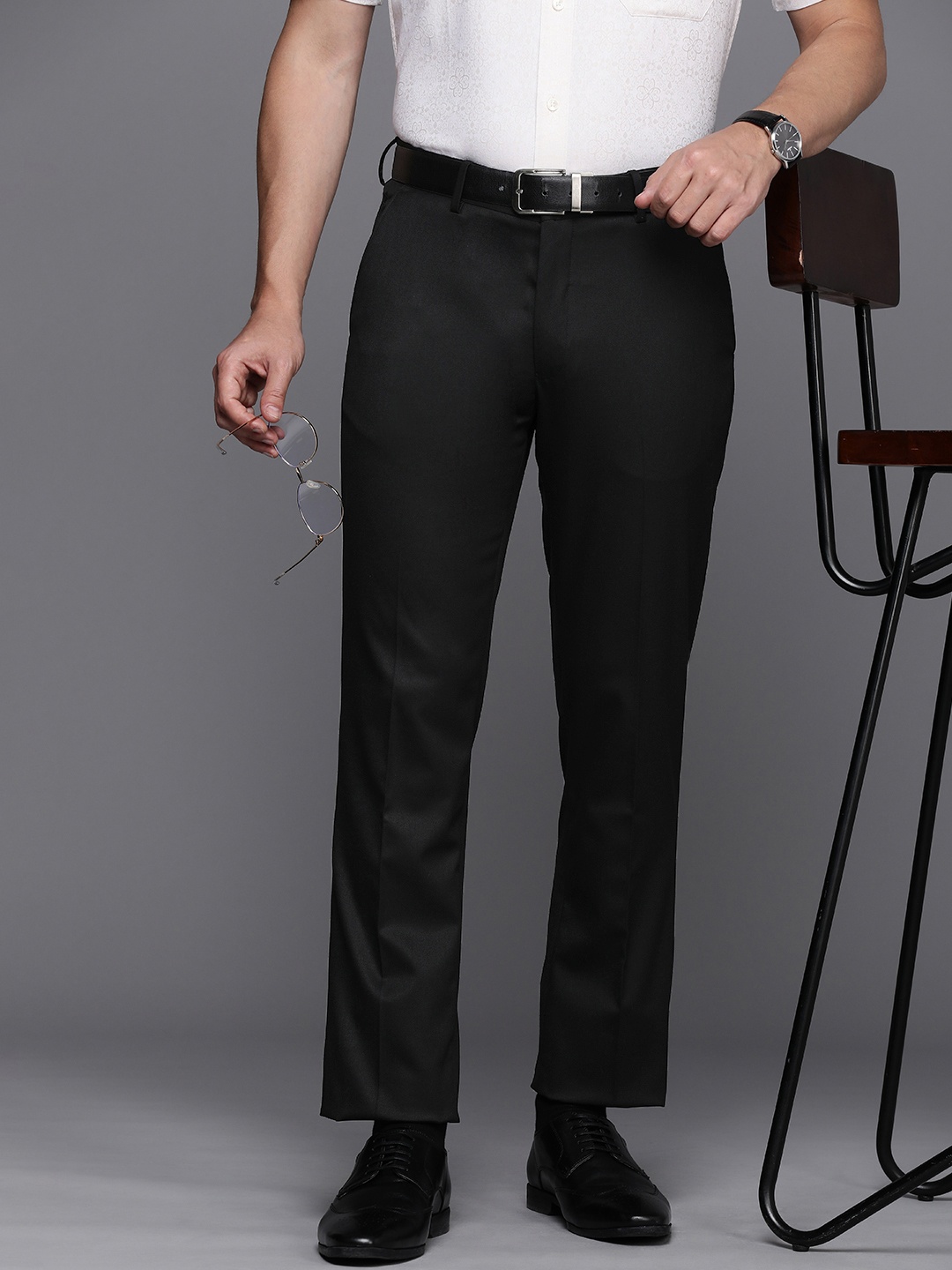 

Louis Philippe Men Slim Fit Formal Trousers, Black