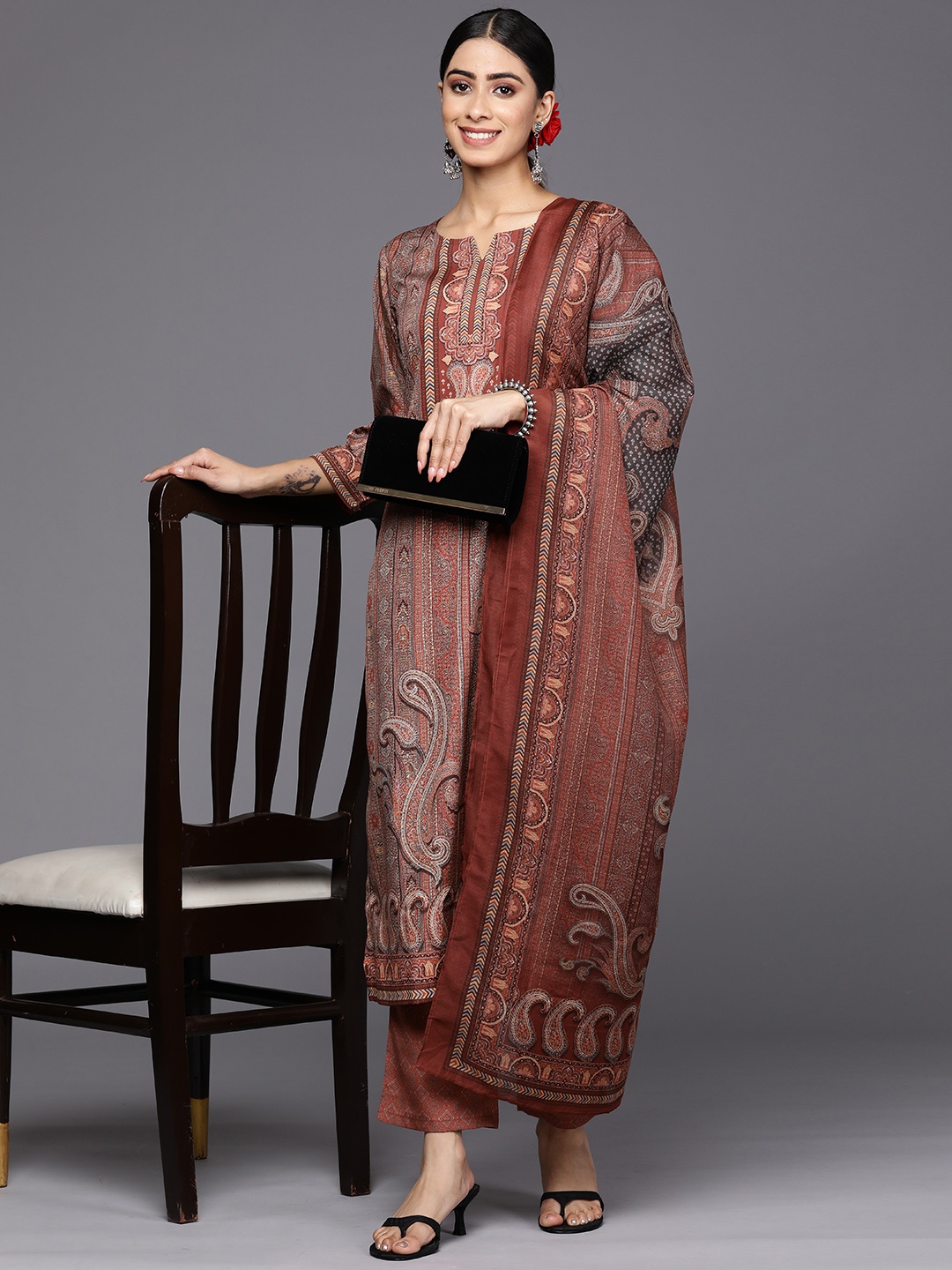

Libas Women Maroon Paisley Printed Kurta with Trousers & With Dupatta, Rust