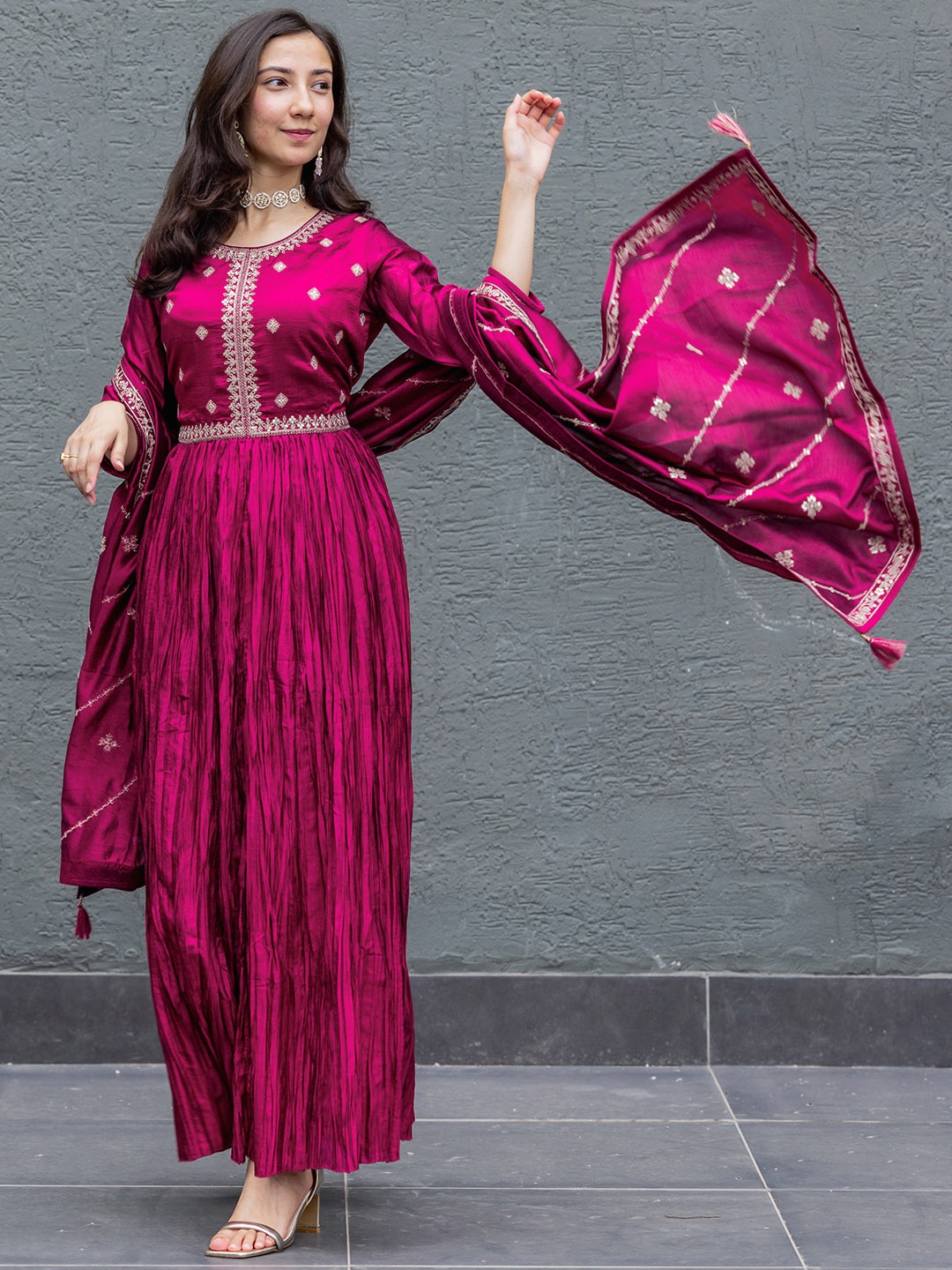 

Libas Women Floral Embroidered Empire Sequinned Kurta with Trousers & With Dupatta, Fuchsia