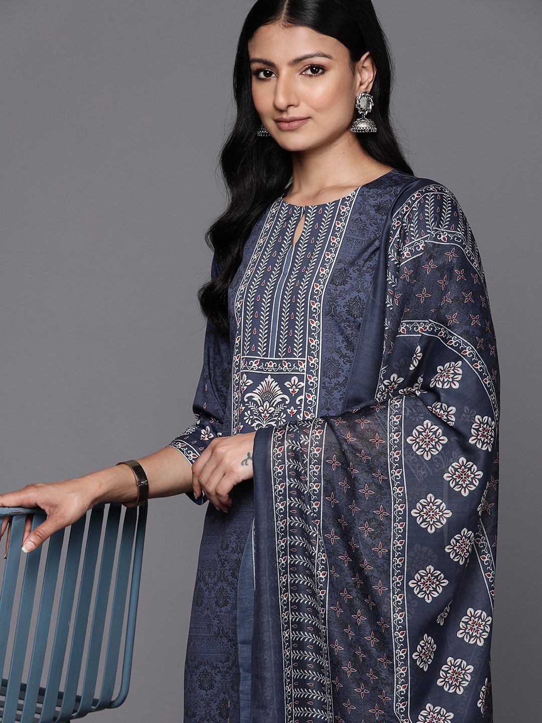 

Libas Floral Printed Kurta with Trousers & With Dupatta, Navy blue