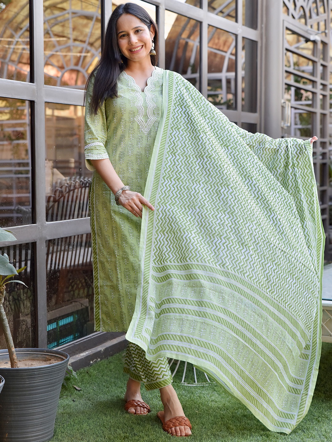 

Libas Women Green Floral Embroidered Thread Work Pure Cotton Kurta with Trousers & With Dupatta