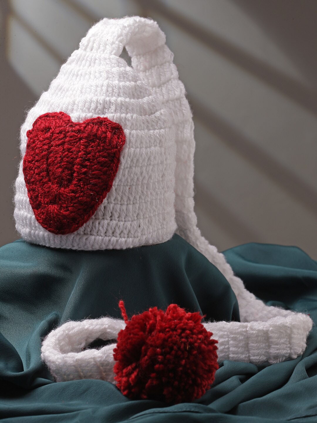 

Babymoon Infants Heart Crochet Beanie Photoshoot Prop, White