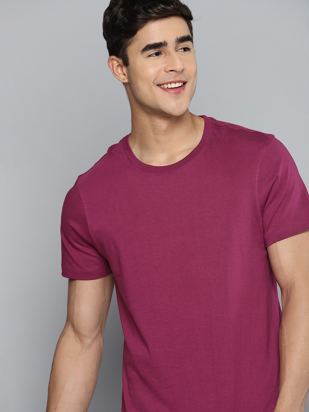 

Mast & Harbour Solid Pure Cotton T-shirt, Burgundy