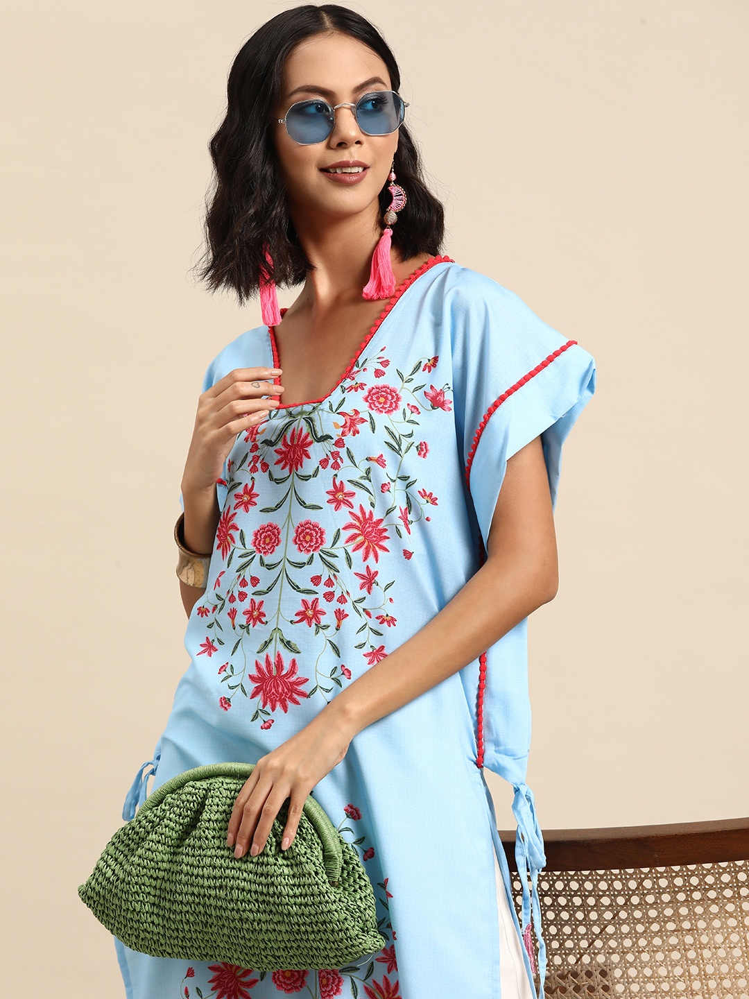 

Sangria Women Floral Printed Kaftan Kurta, Blue