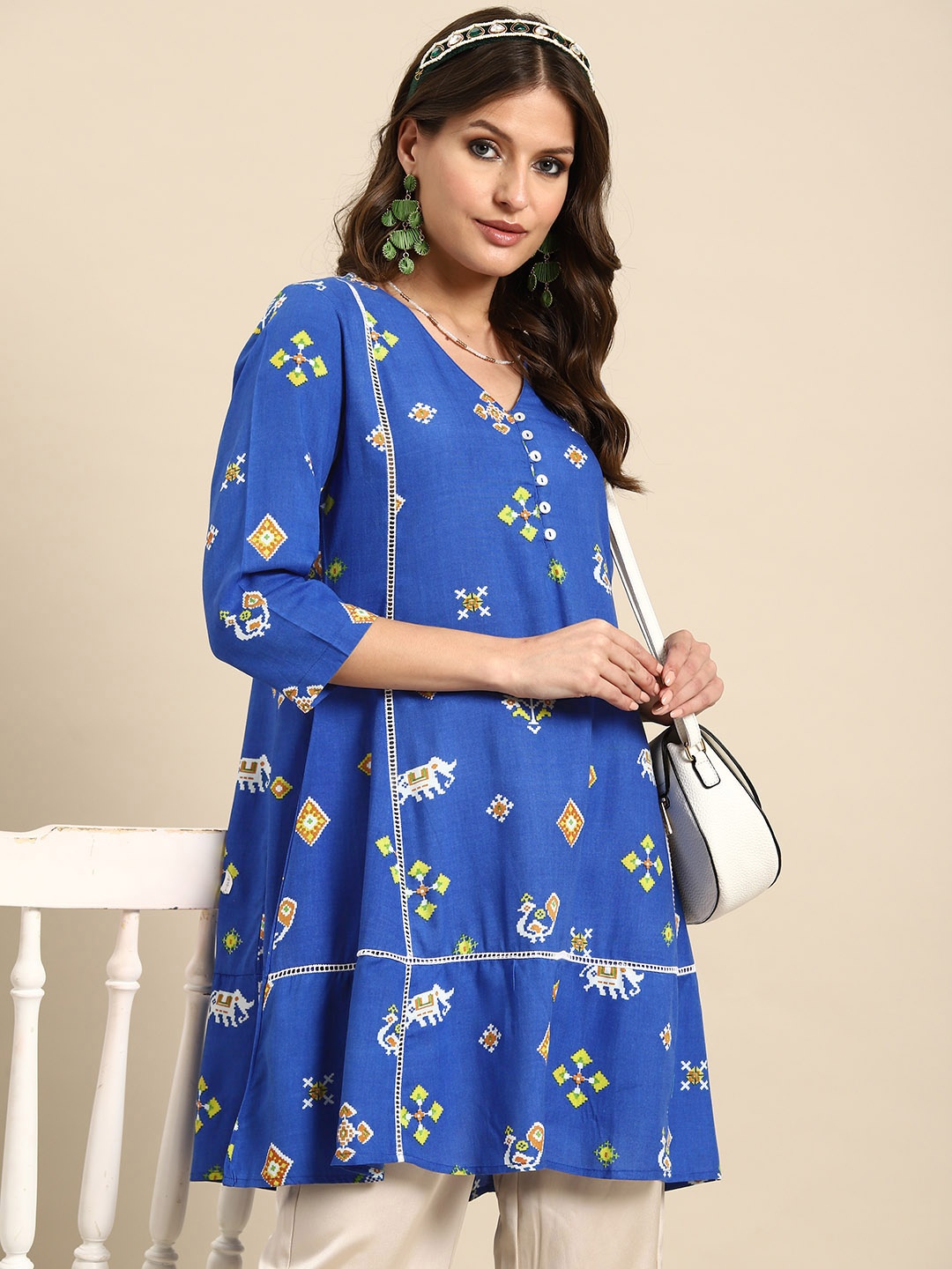 

Sangria Floral Print A-Line Kurta, Blue