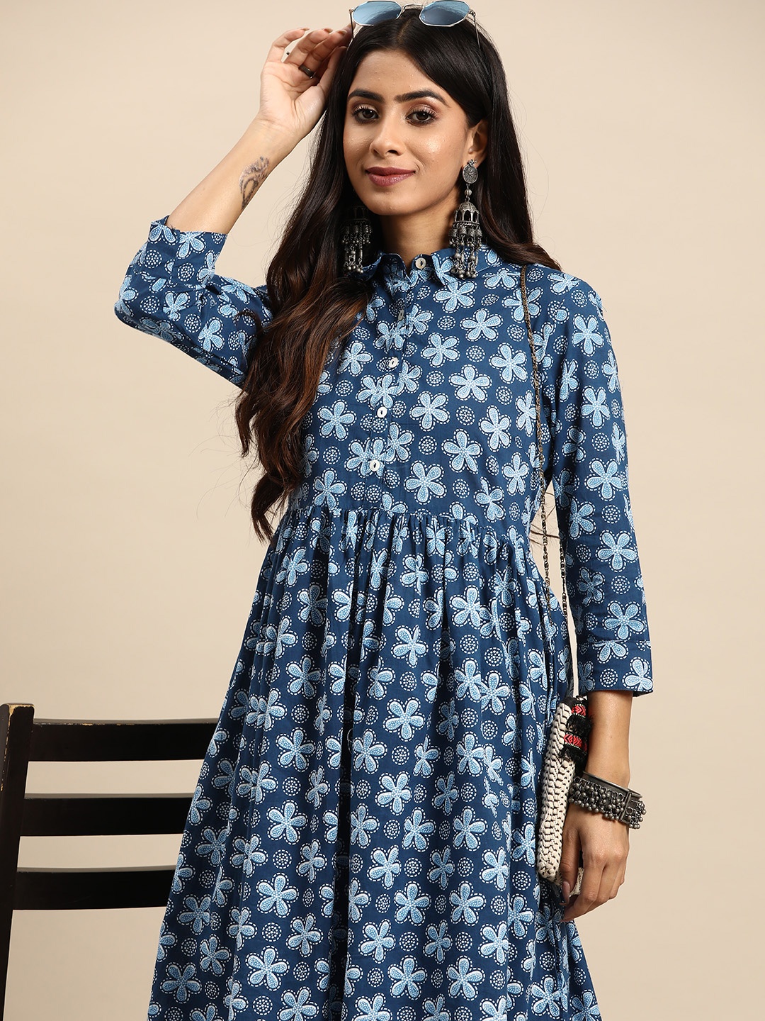 

Sangria Ethnic Motifs Printed Pleated Pure Cotton Kurta with Trousers, Blue